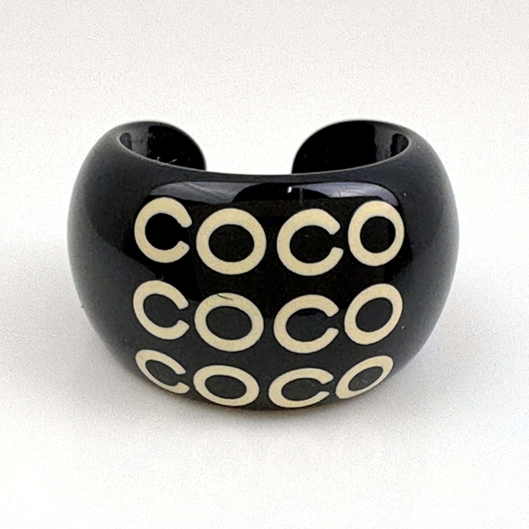 Chanel Black Plastic Band Ring (Pre-Owned)