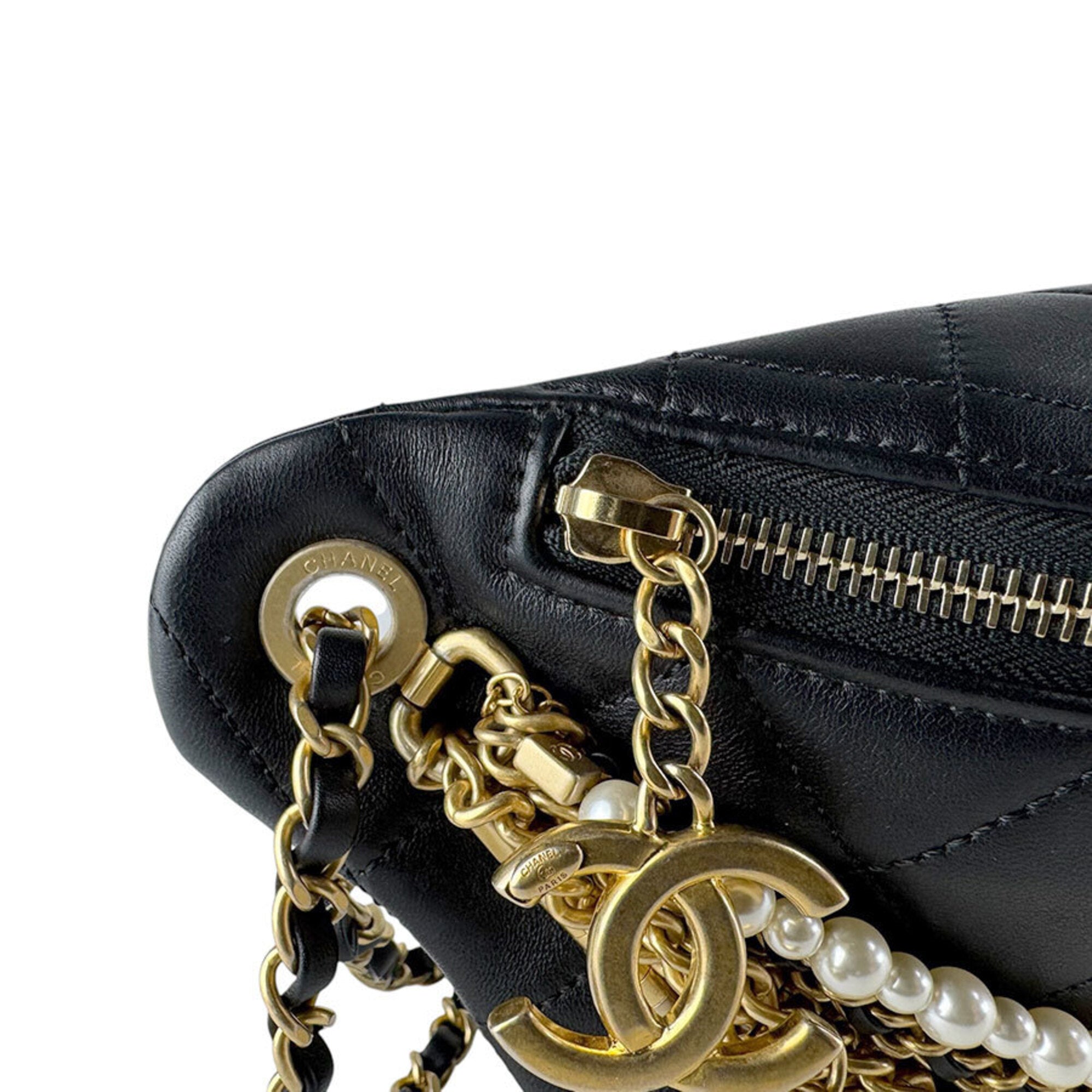 Chanel Black Gold Off-White Leather Fanny Pack Shoulder Bag (Pre-Owned)