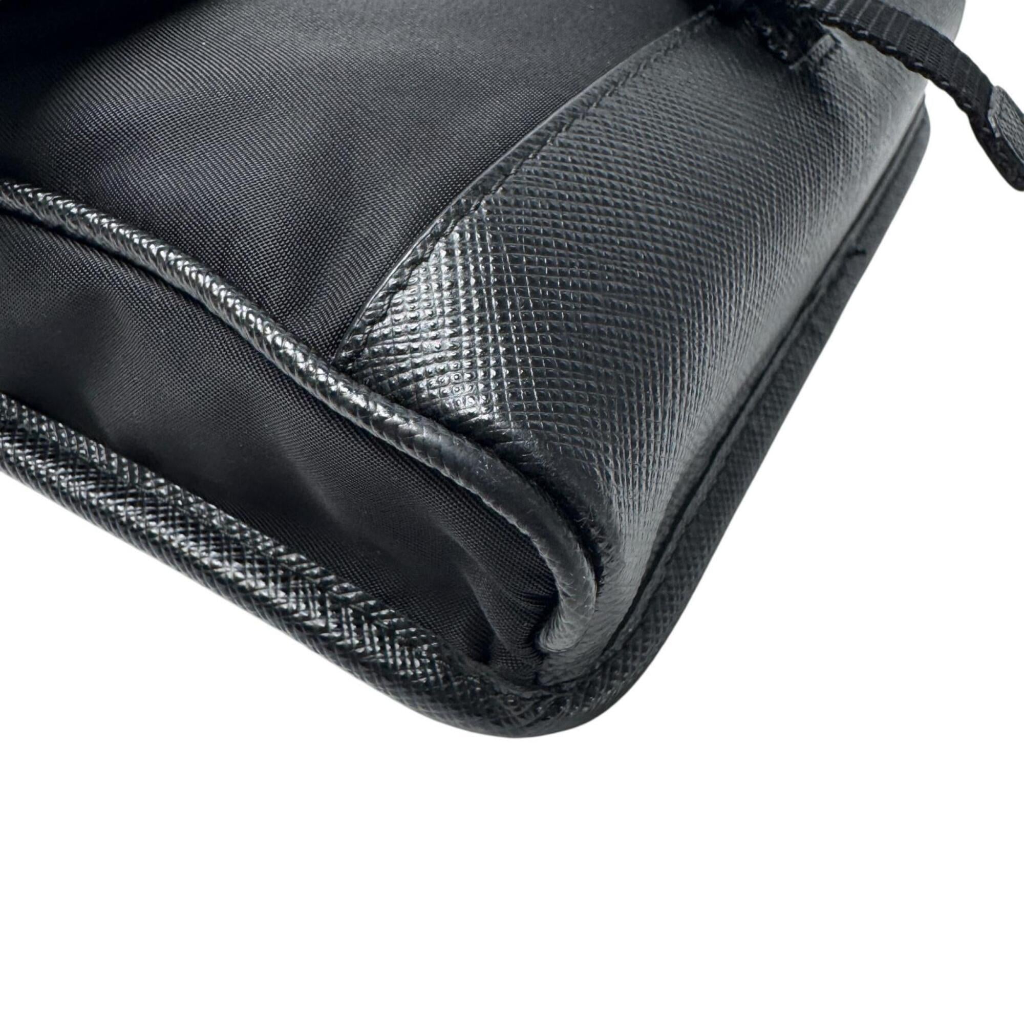 Prada Black Leather Shoulder Bag (Pre-Owned)