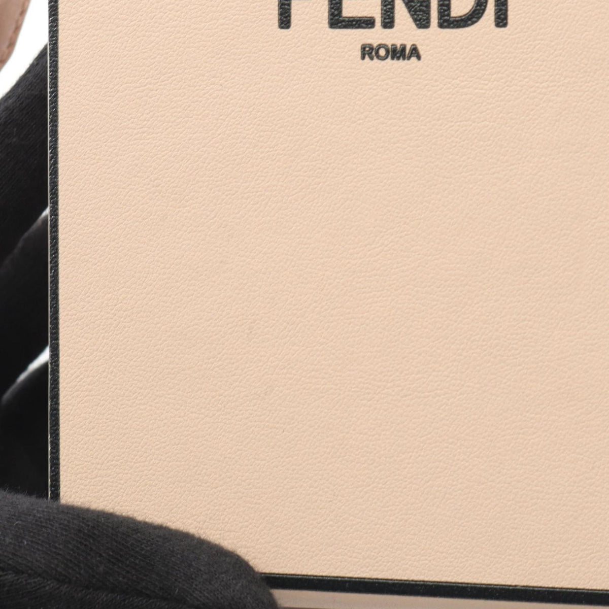 Fendi Pink Leather Shoulder Bag (Pre-Owned)