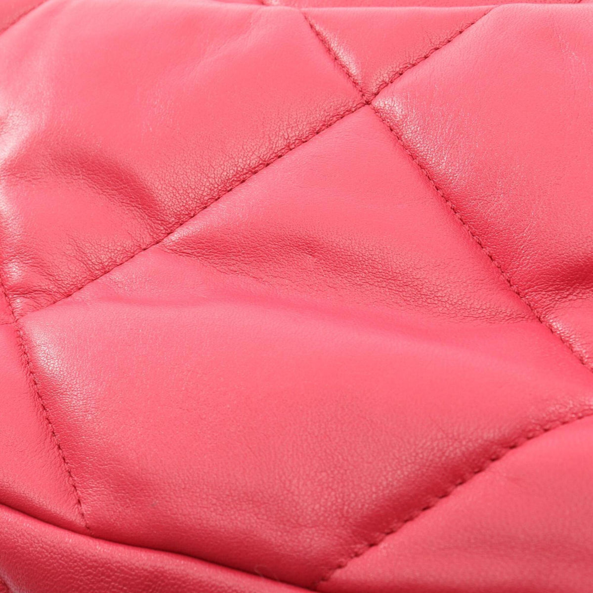Chanel Pink Leather Handbag Shoulder Bag (Pre-Owned)