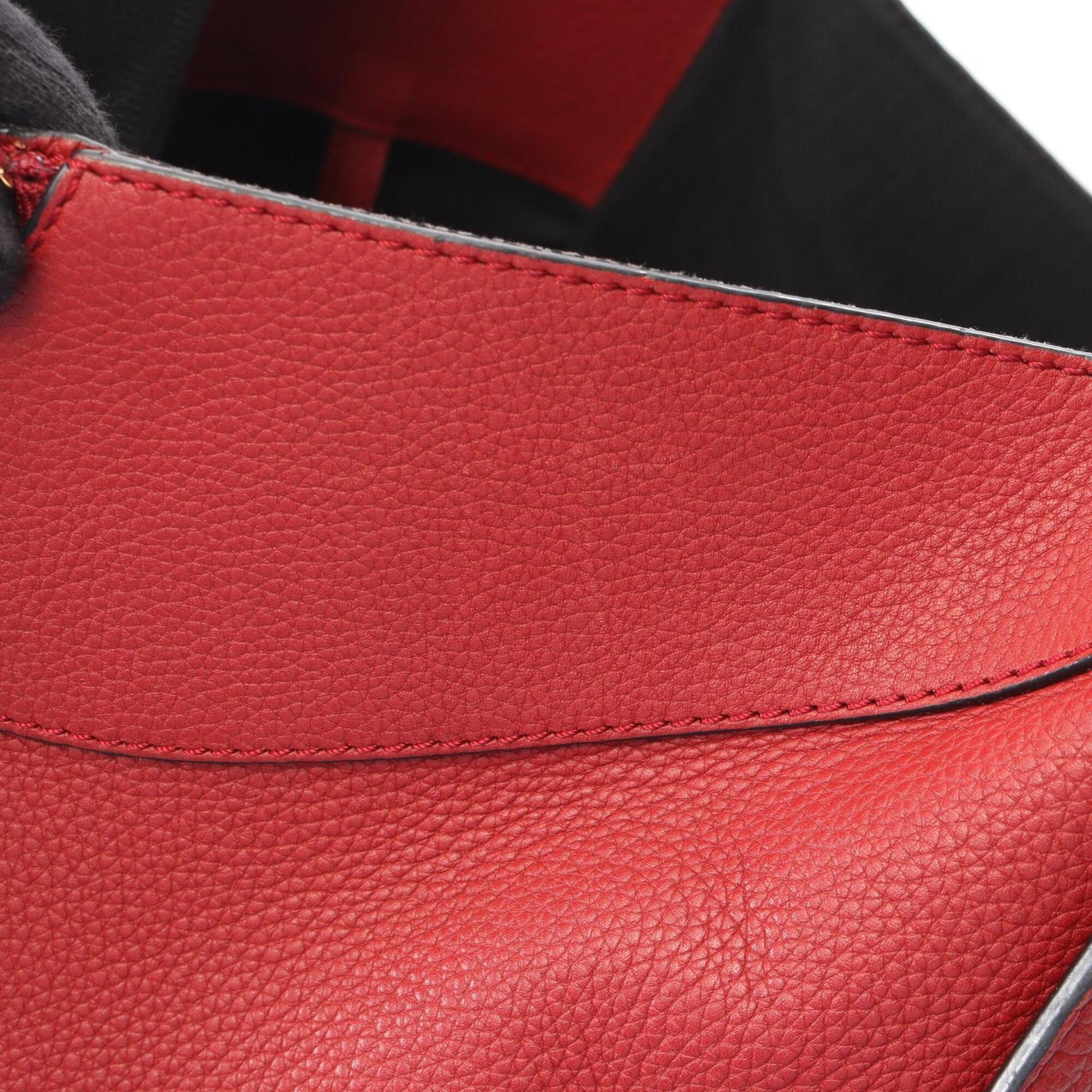 Loewe Red Color Leather Handbag (Pre-Owned)