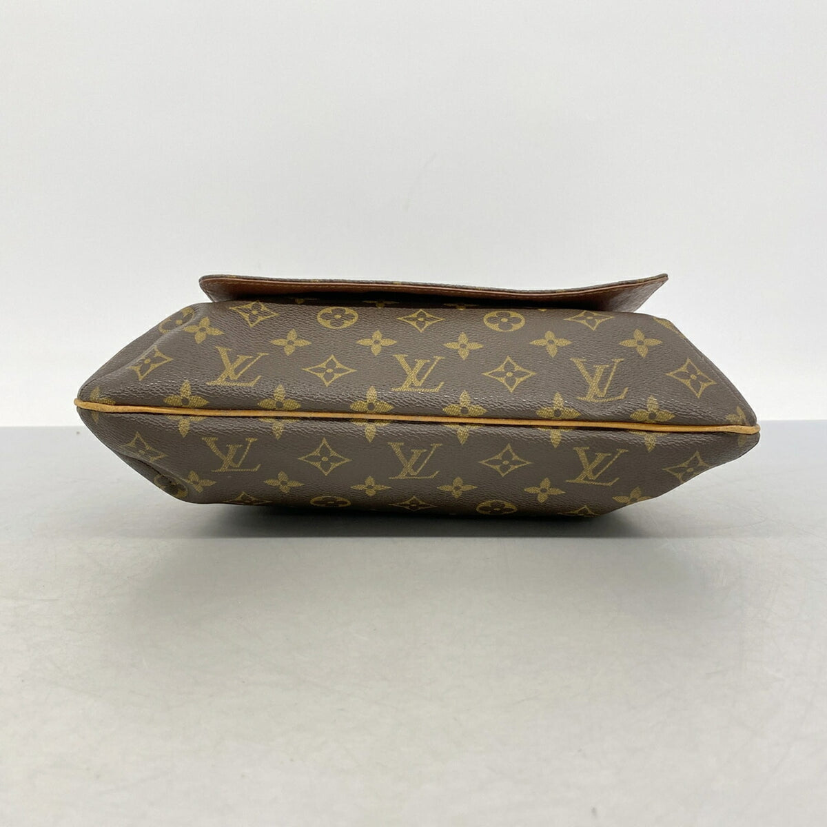 Louis Vuitton Brown Shoulder Bag (Pre-Owned)