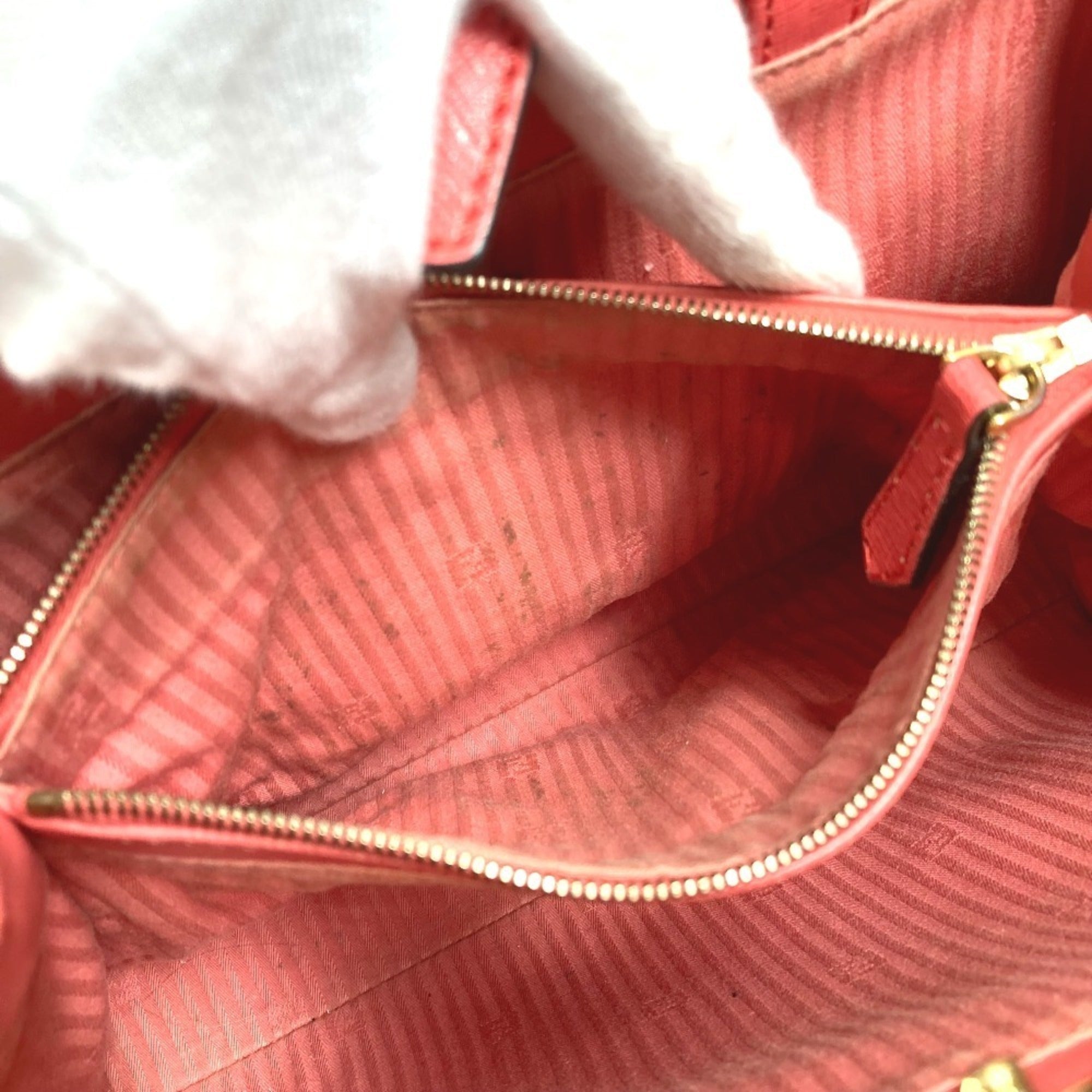 Fendi Pink Leather Handbag Shoulder Bag (Pre-Owned)