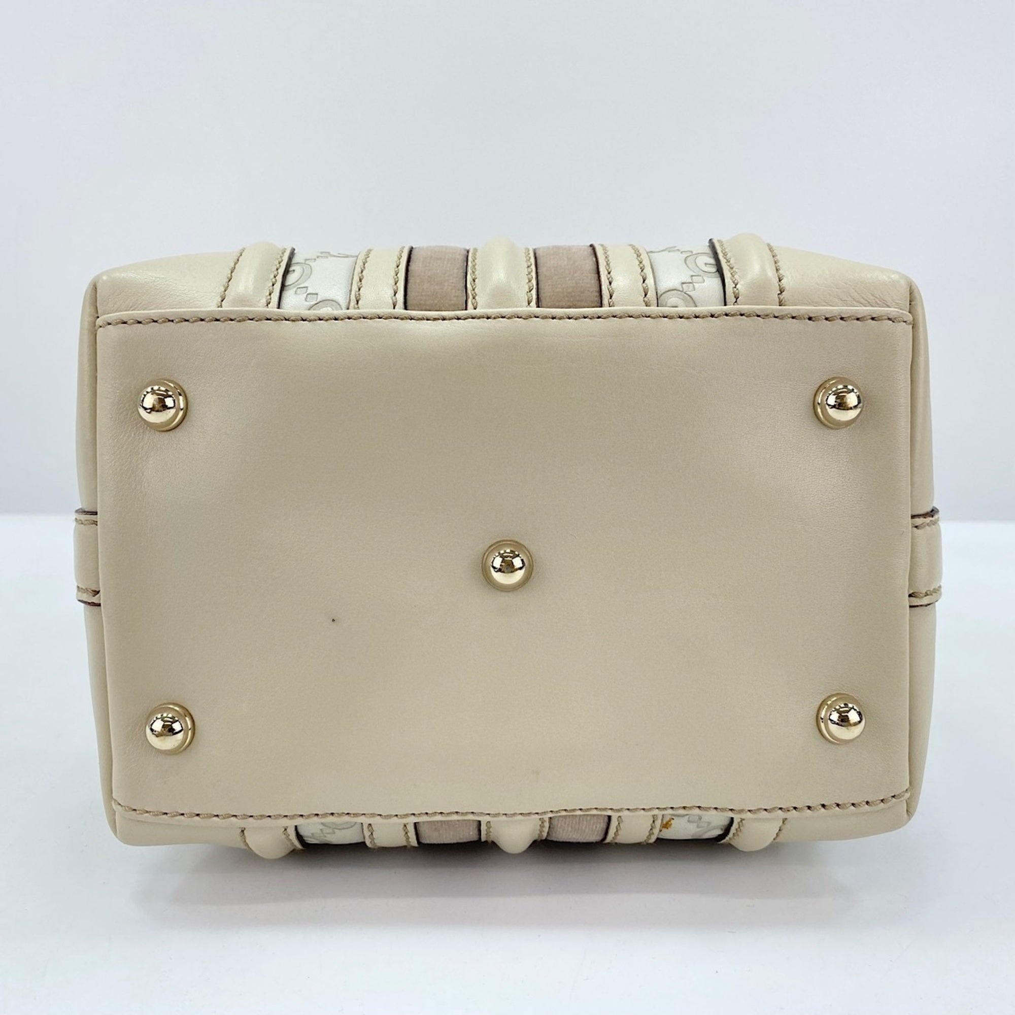 Gucci White Handbag (Pre-Owned)