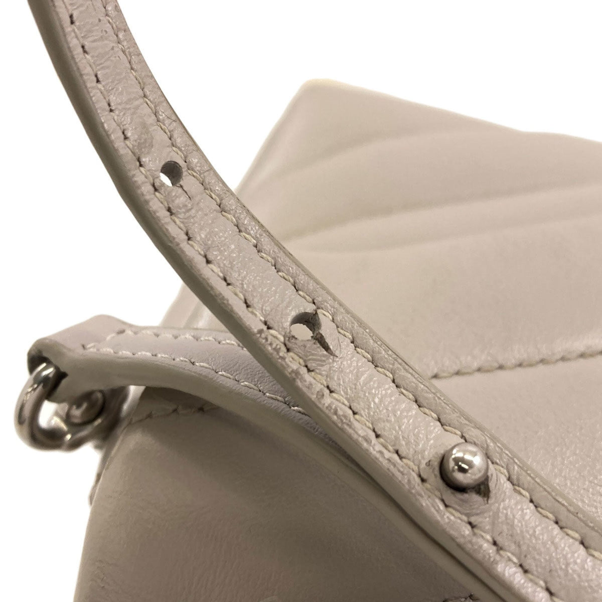 Yves Saint Laurent Light Gray Leather Shoulder Bag (Pre-Owned)