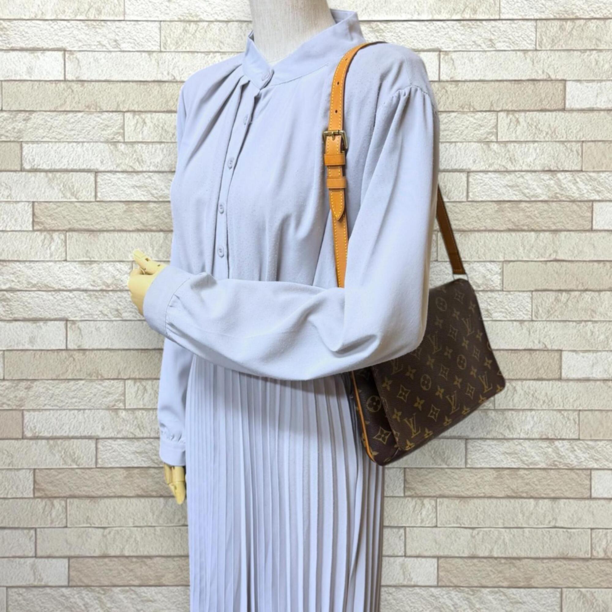 Louis Vuitton Brown Monogram Or Monogram Handbag Shoulder Bag (Pre-Owned)