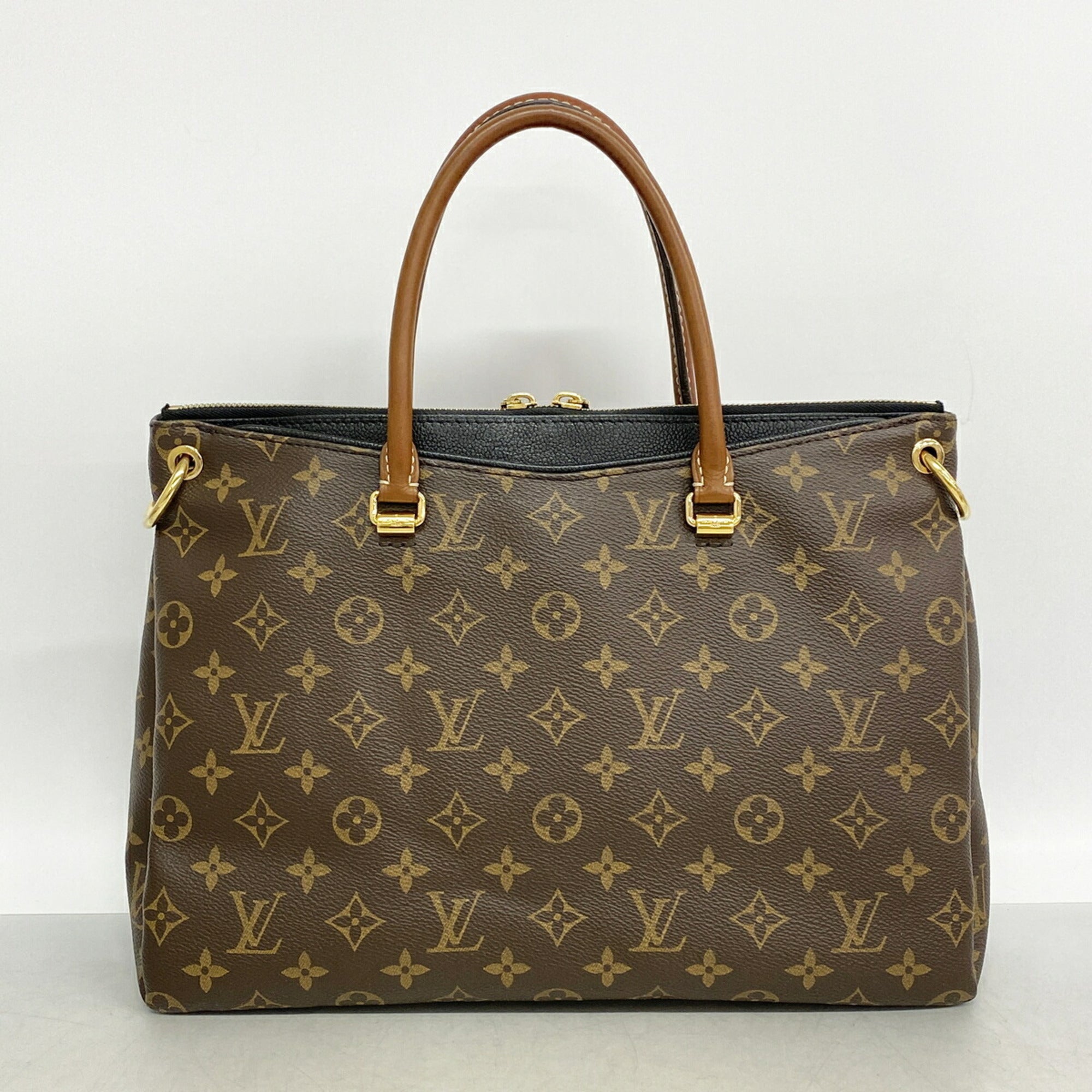 Louis Vuitton Noir Handbag (Pre-Owned)