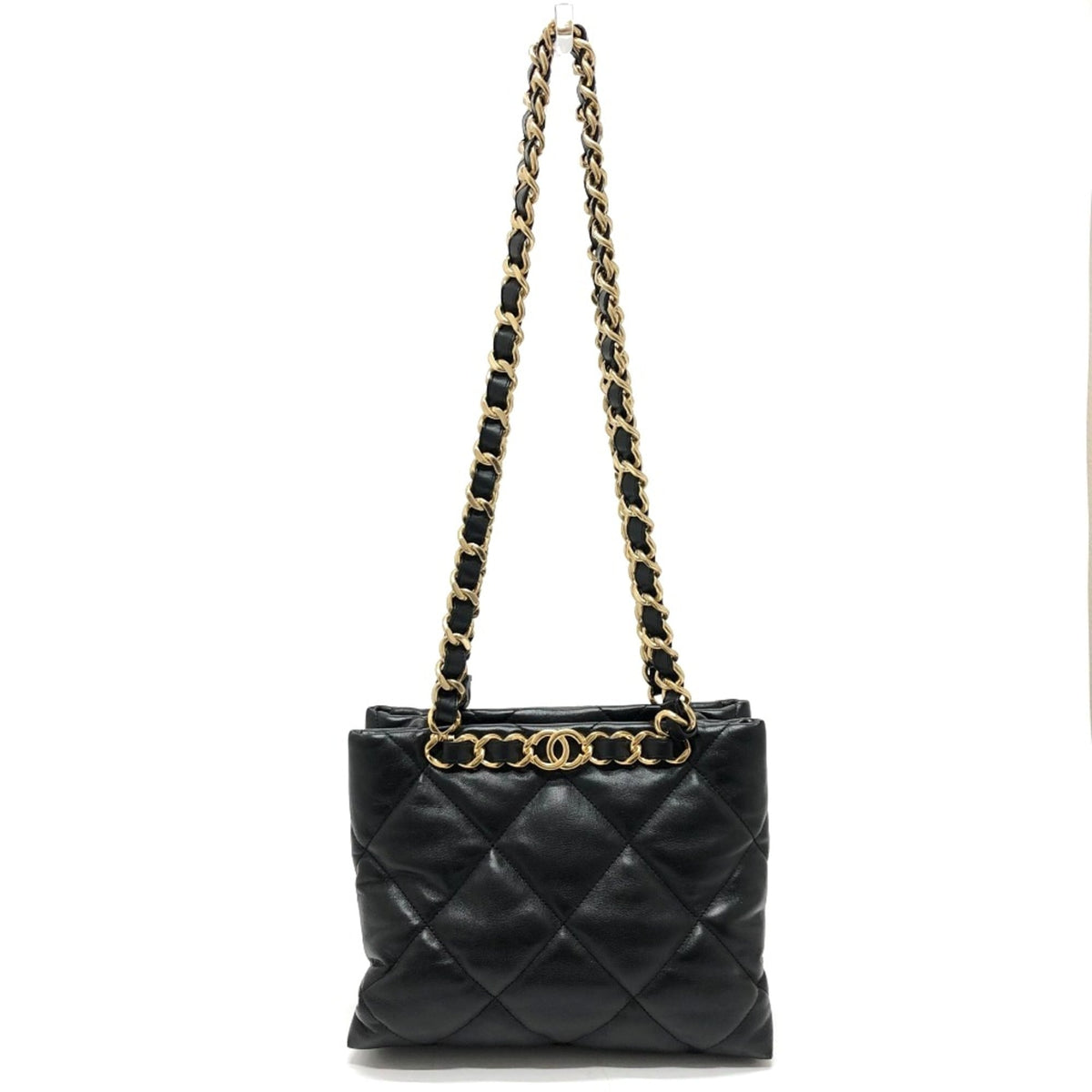 Chanel Black Leather Shoulder Bag (Pre-Owned)