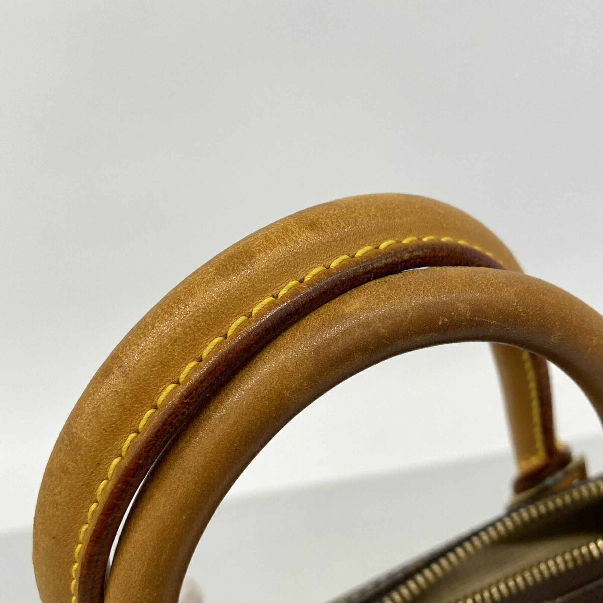 Louis Vuitton Brown Handbag (Pre-Owned)