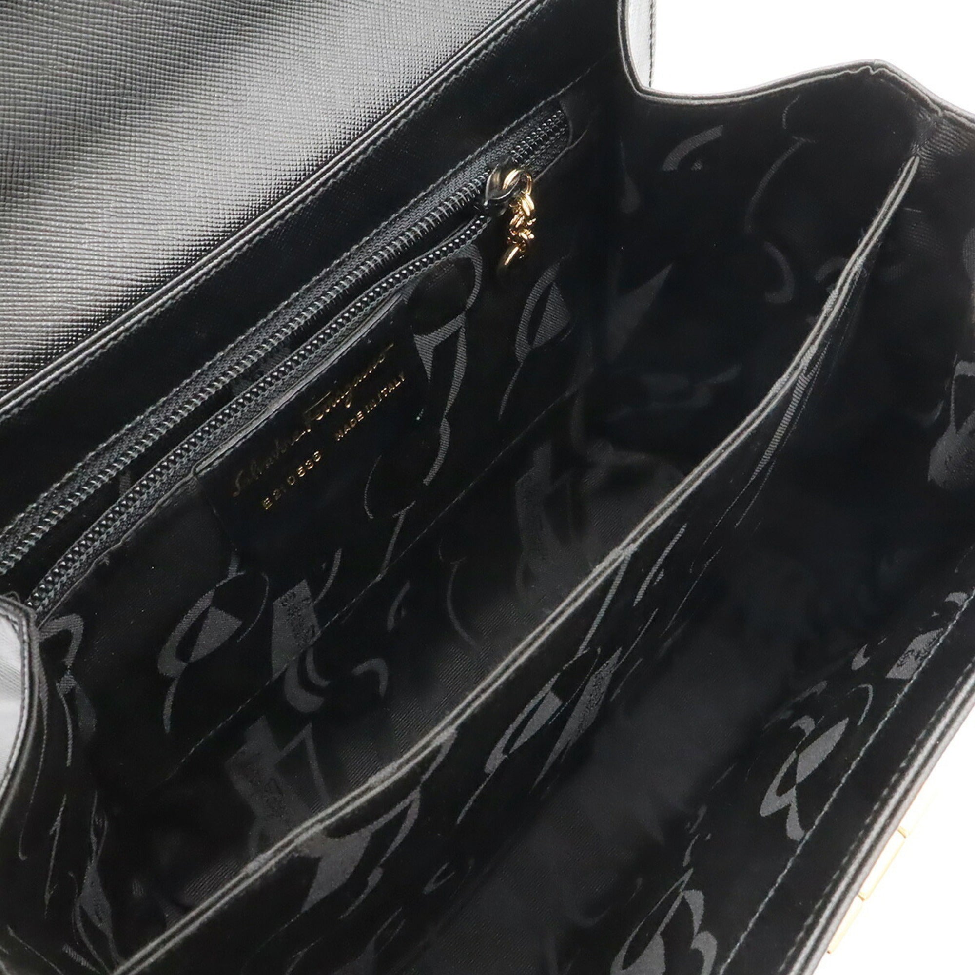 Salvatore Ferragamo Black Leather Handbag Shoulder Bag (Pre-Owned)