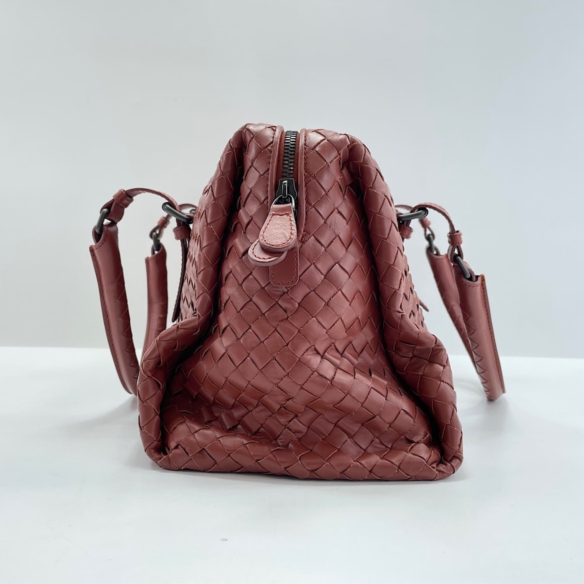 Bottega Veneta Red Color Leather Handbag (Pre-Owned)