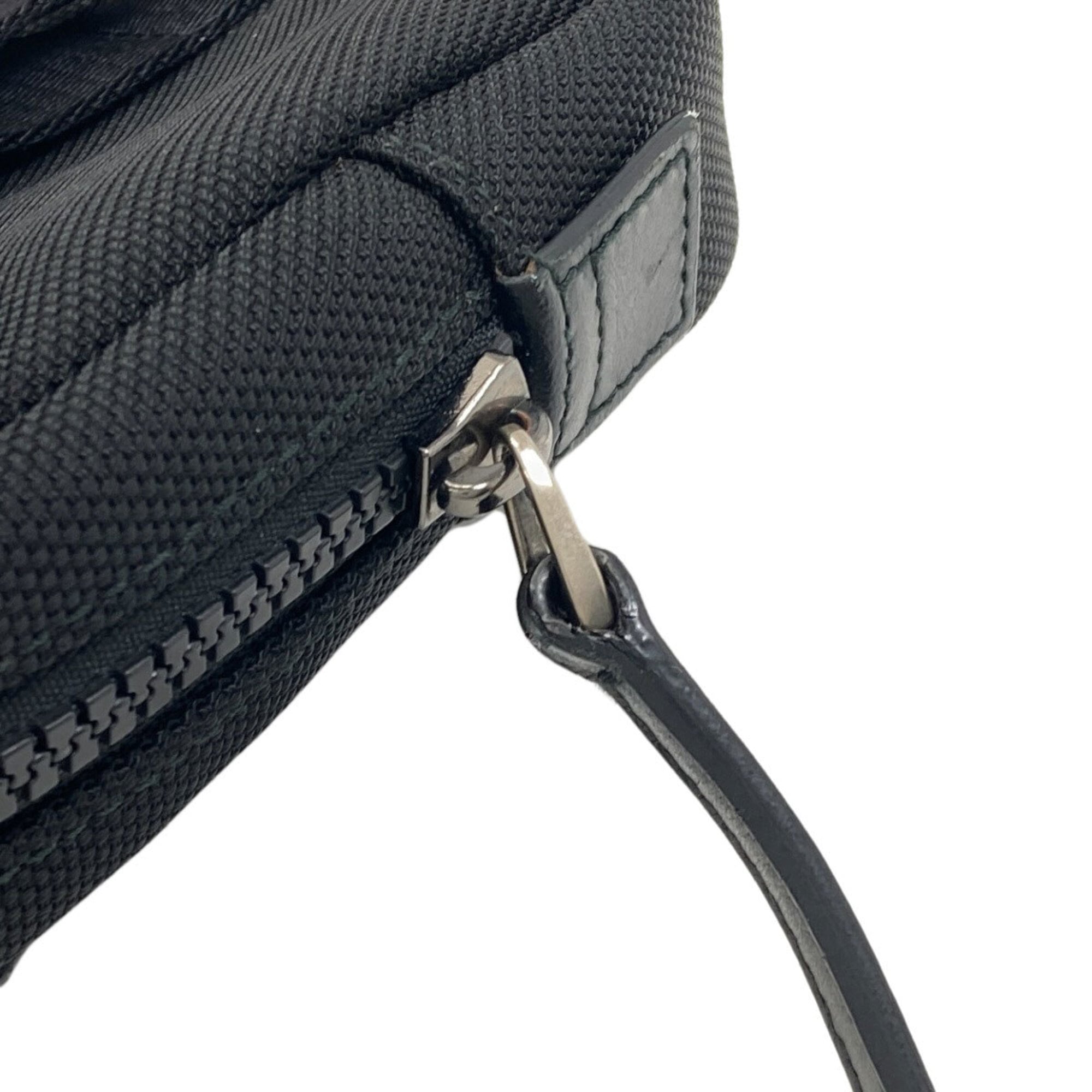 Gucci Sherry Line Black Nylon Canvas Sling Bag (Pre-Owned)