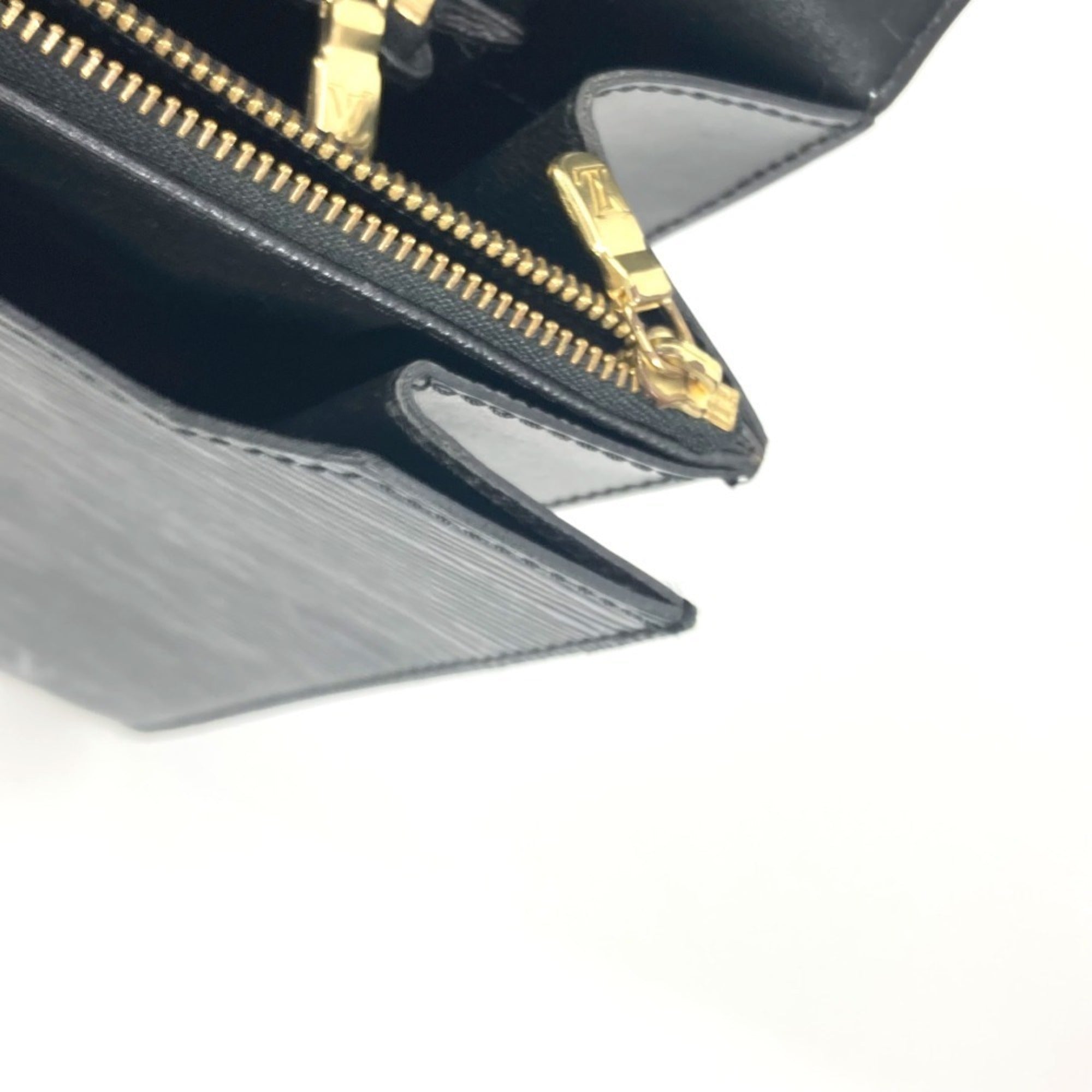 Louis Vuitton Black Noir Epi Leather Handbag (Pre-Owned)
