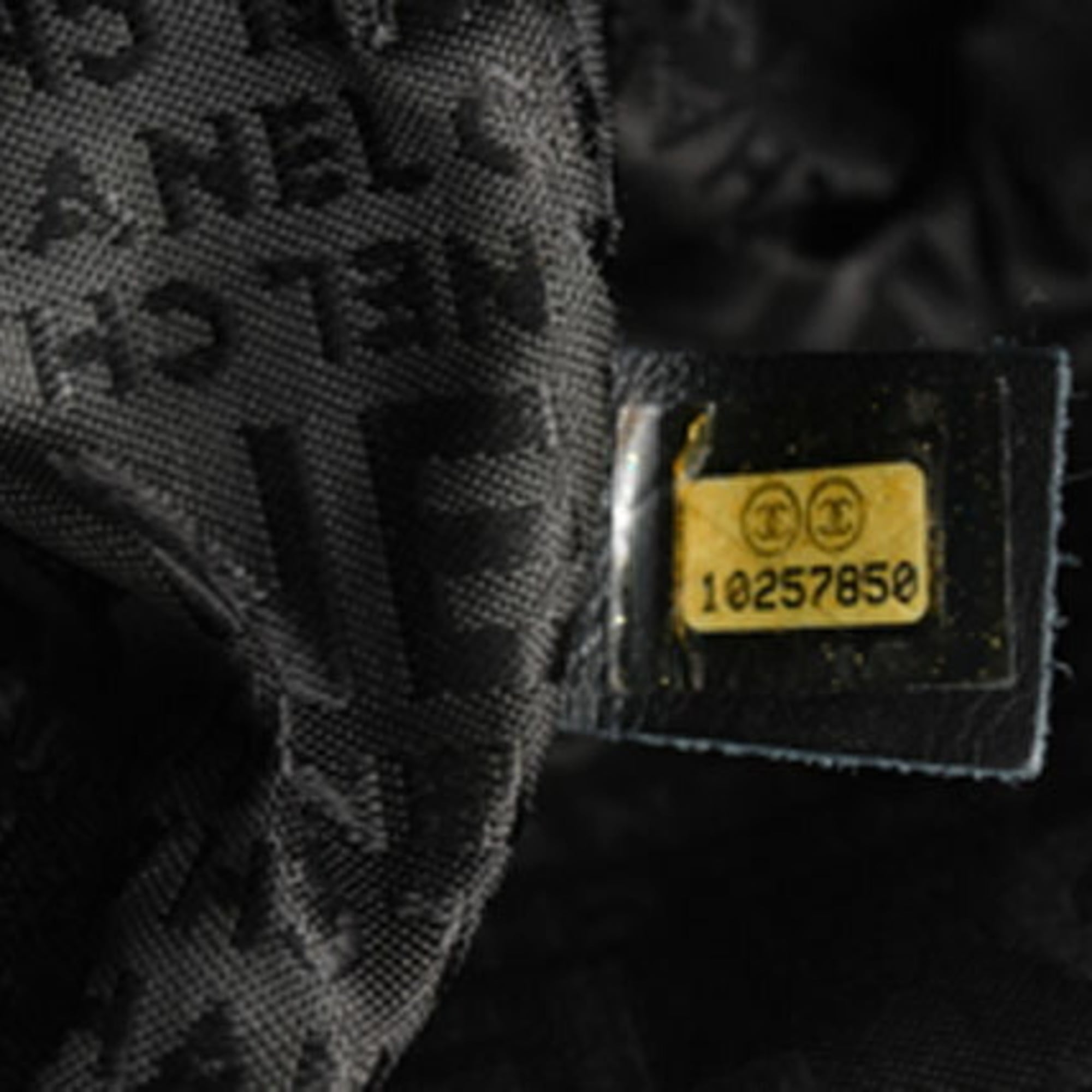 Chanel Black Patent Leather Tote Bag (Pre-Owned)