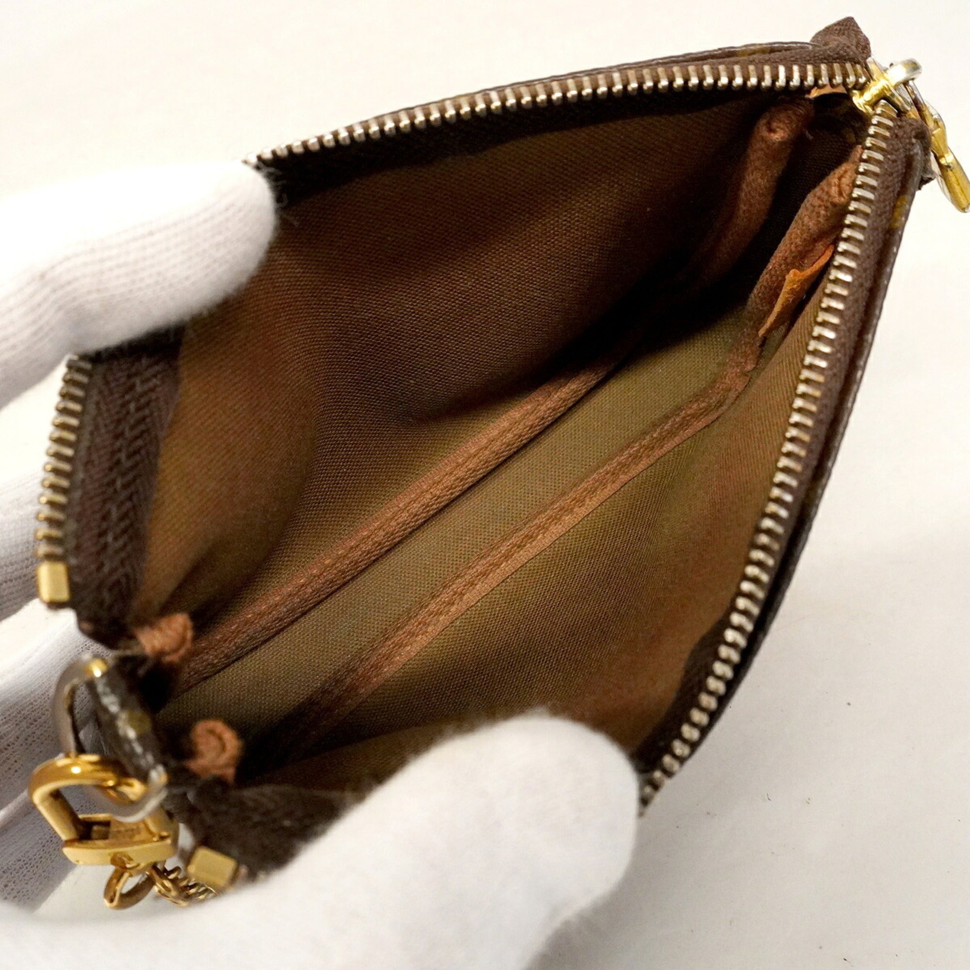 Louis Vuitton Brown Pouch (Pre-Owned)