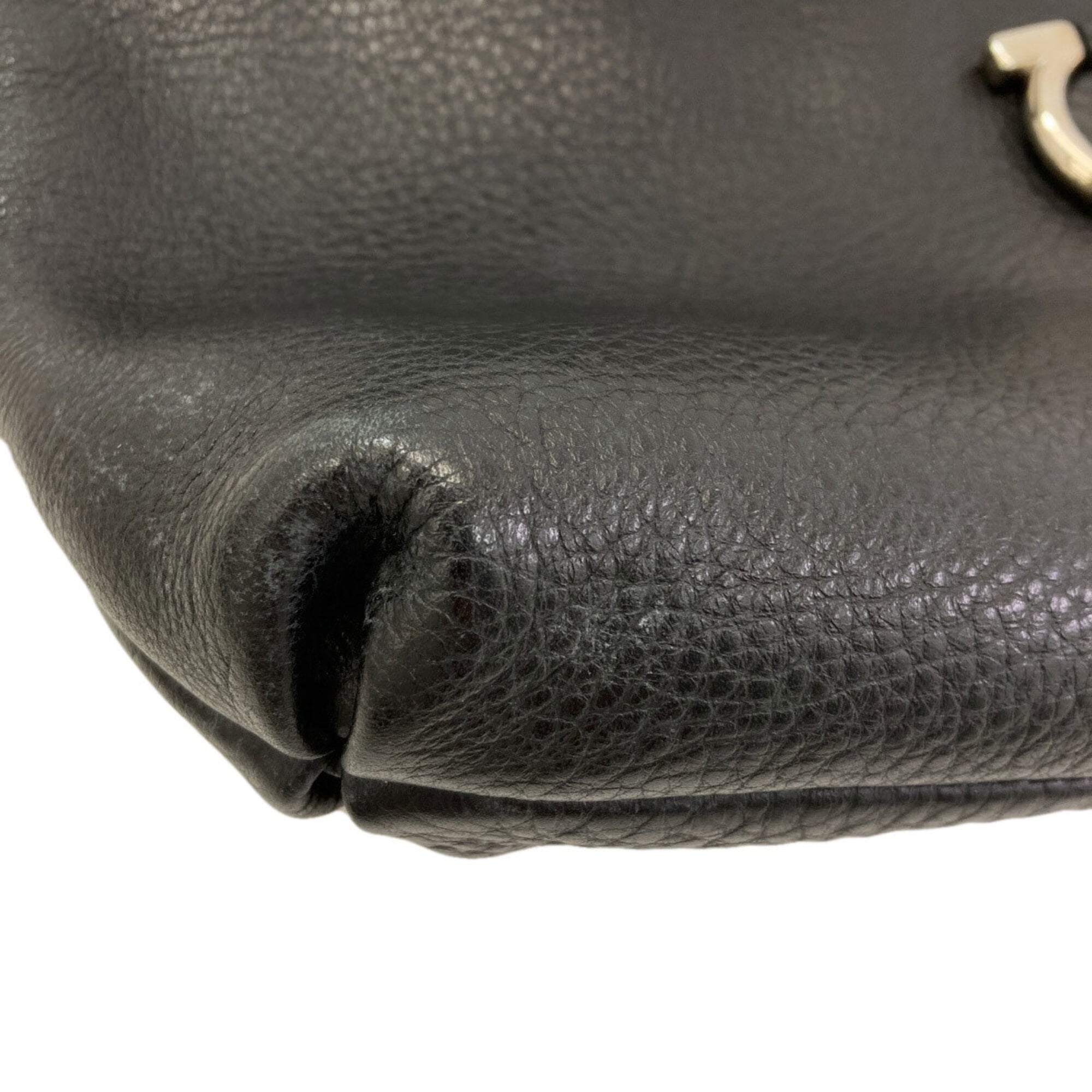 Salvatore Ferragamo Black Leather Shoulder Bag (Pre-Owned)