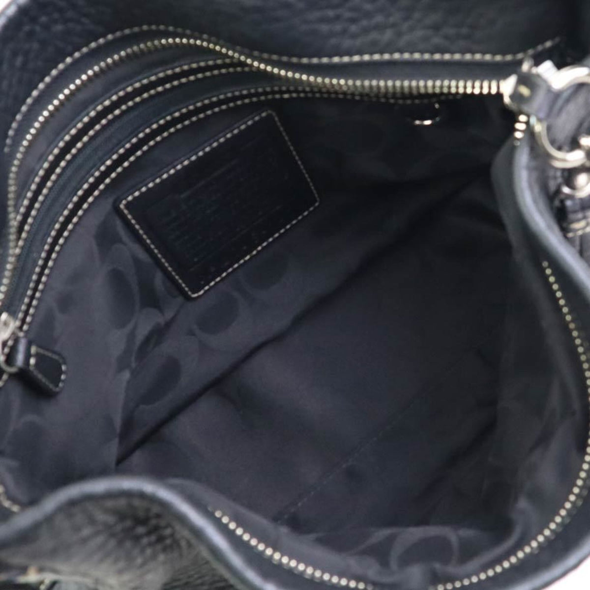 Coach Black Leather Handbag (Pre-Owned)