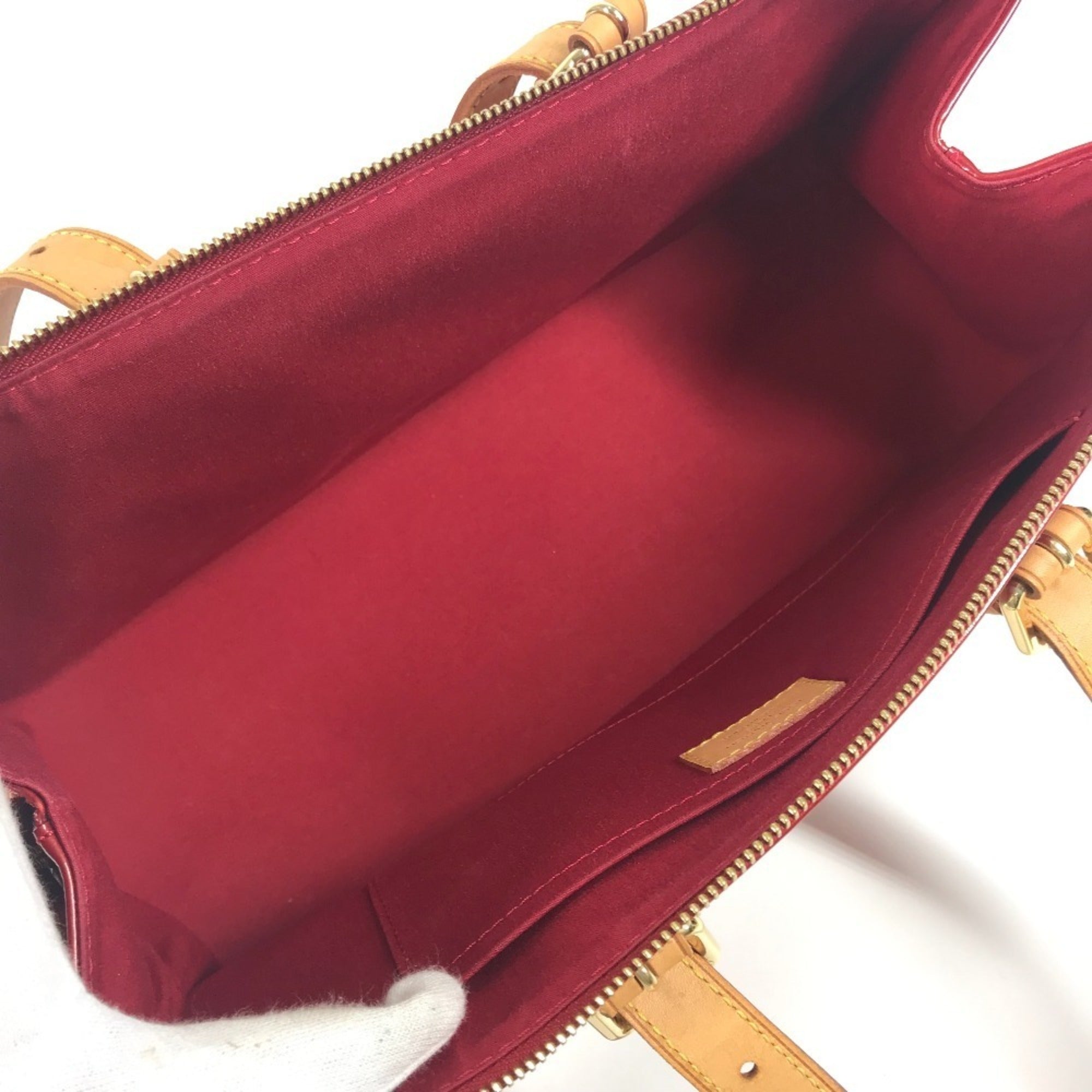 Louis Vuitton Pomme D'amour Red Color Monogram Vernis Shoulder Bag Tote Bag (Pre-Owned)