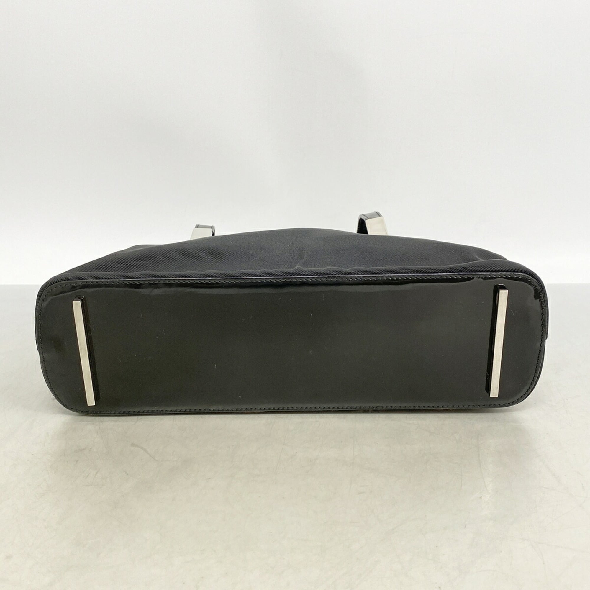 Gucci Black Canvas Shoulder Bag (Pre-Owned)