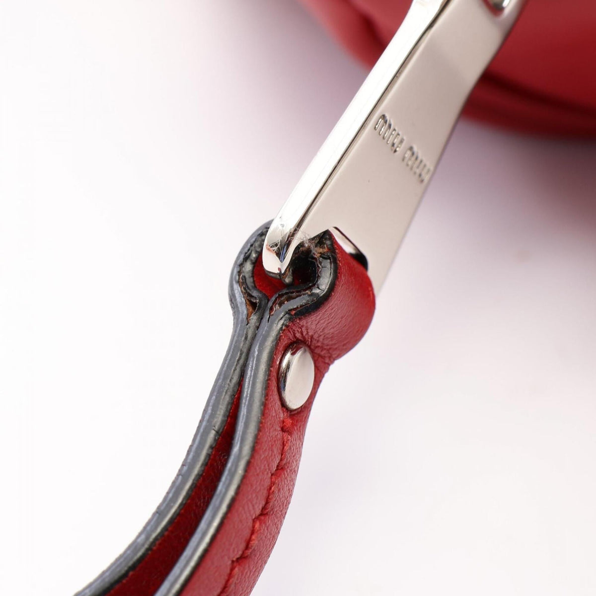 Miu Miu Red Color Leather Handbag (Pre-Owned)