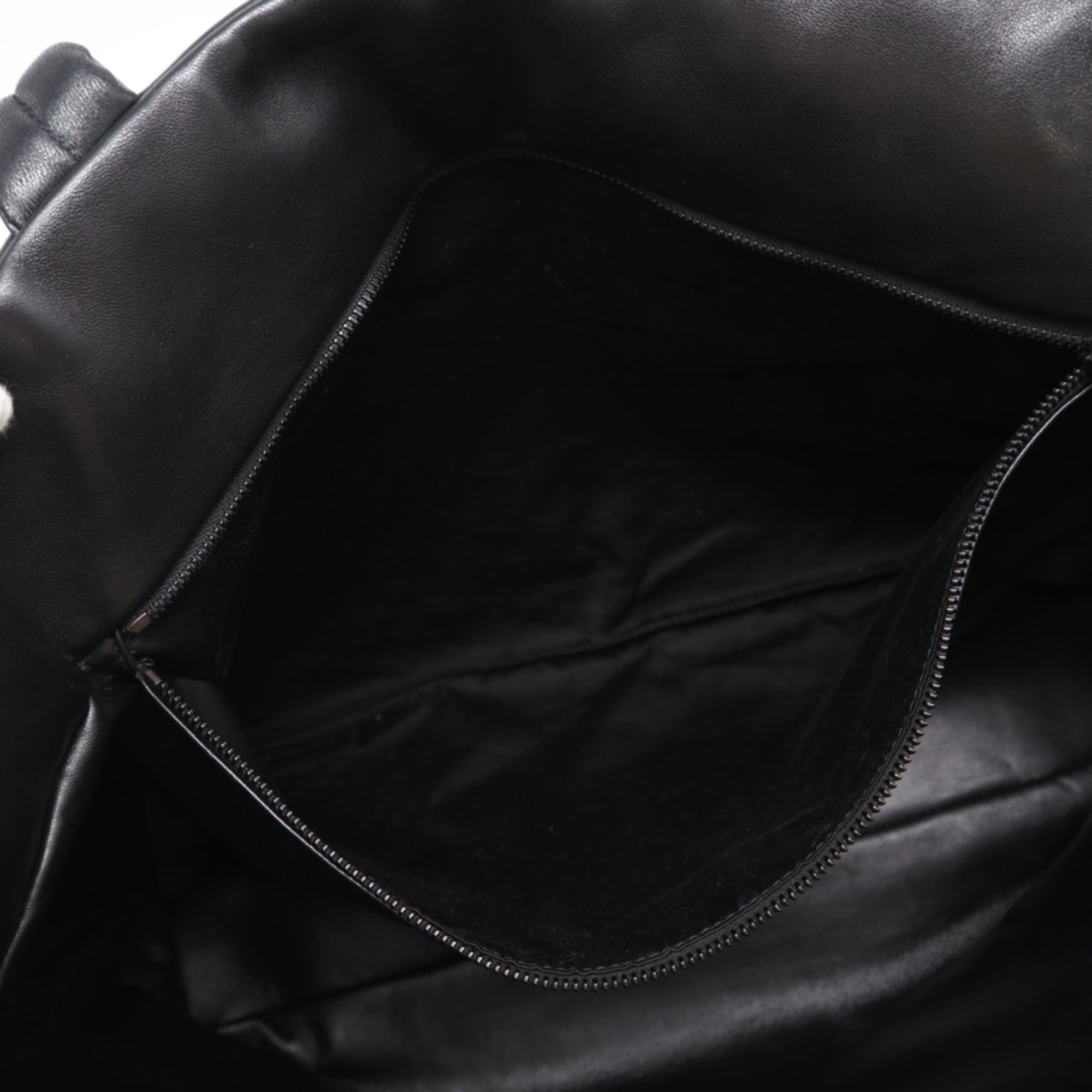 Yves Saint Laurent Black Leather Handbag Tote Bag (Pre-Owned)