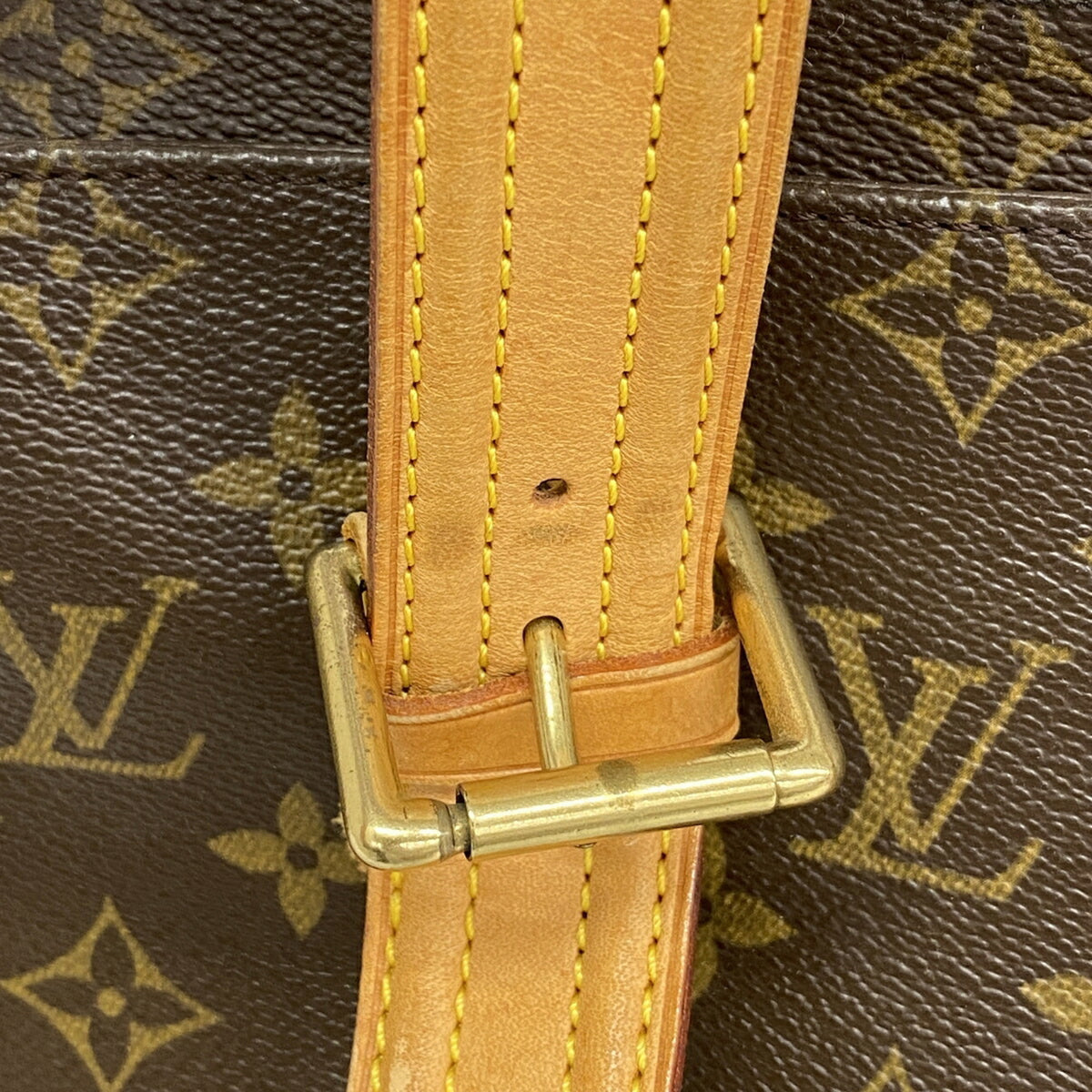Louis Vuitton Brown Shoulder Bag (Pre-Owned)