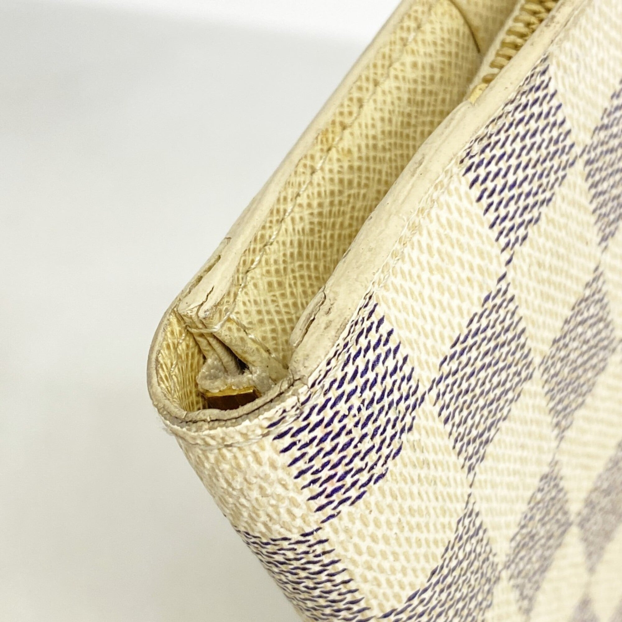 Louis Vuitton White Long Wallet (Bi-Fold) (Pre-Owned)