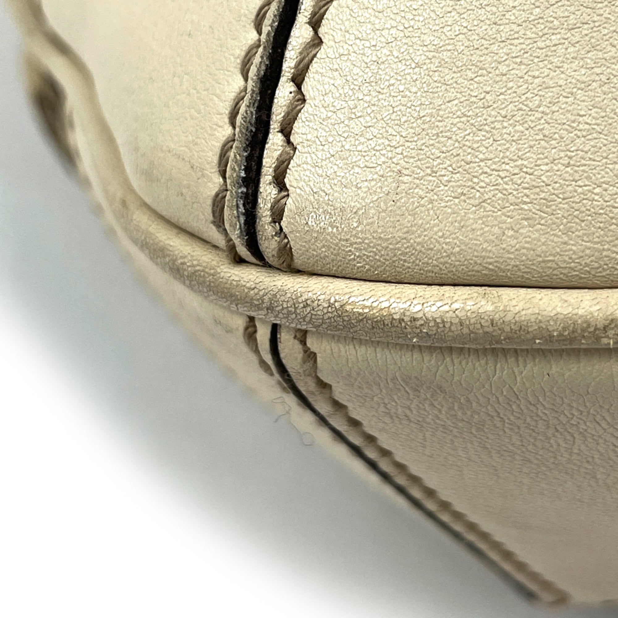 Gucci Beige White Gg Canvas Leather Shoulder Bag (Pre-Owned)