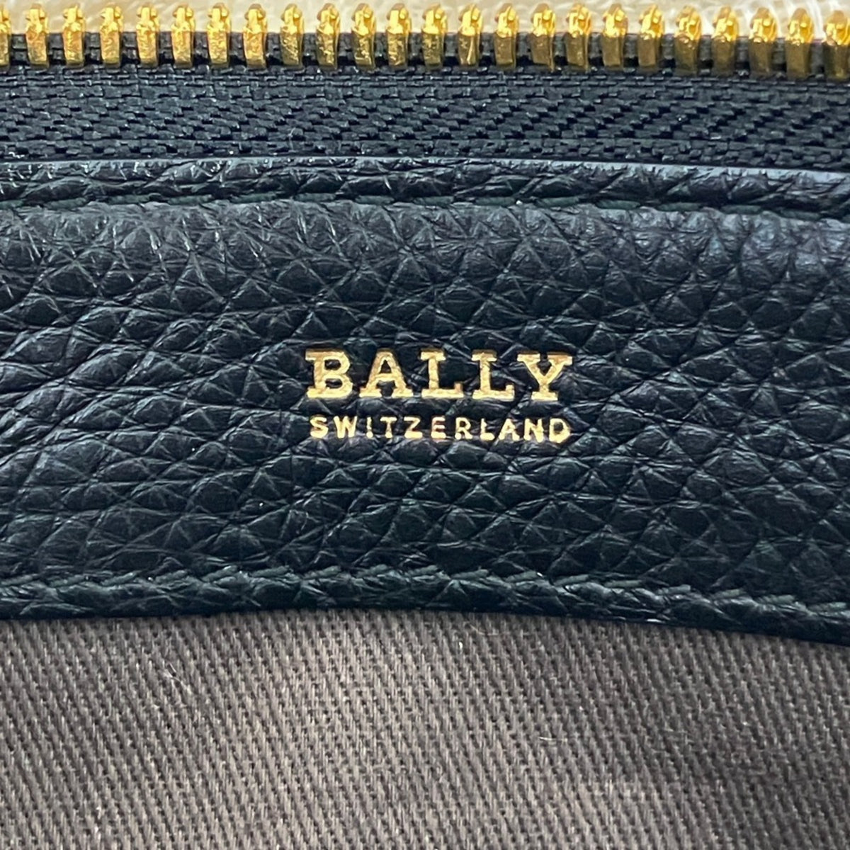 Bally Black White Yellow Leather Handbag Shoulder Bag (Pre-Owned)
