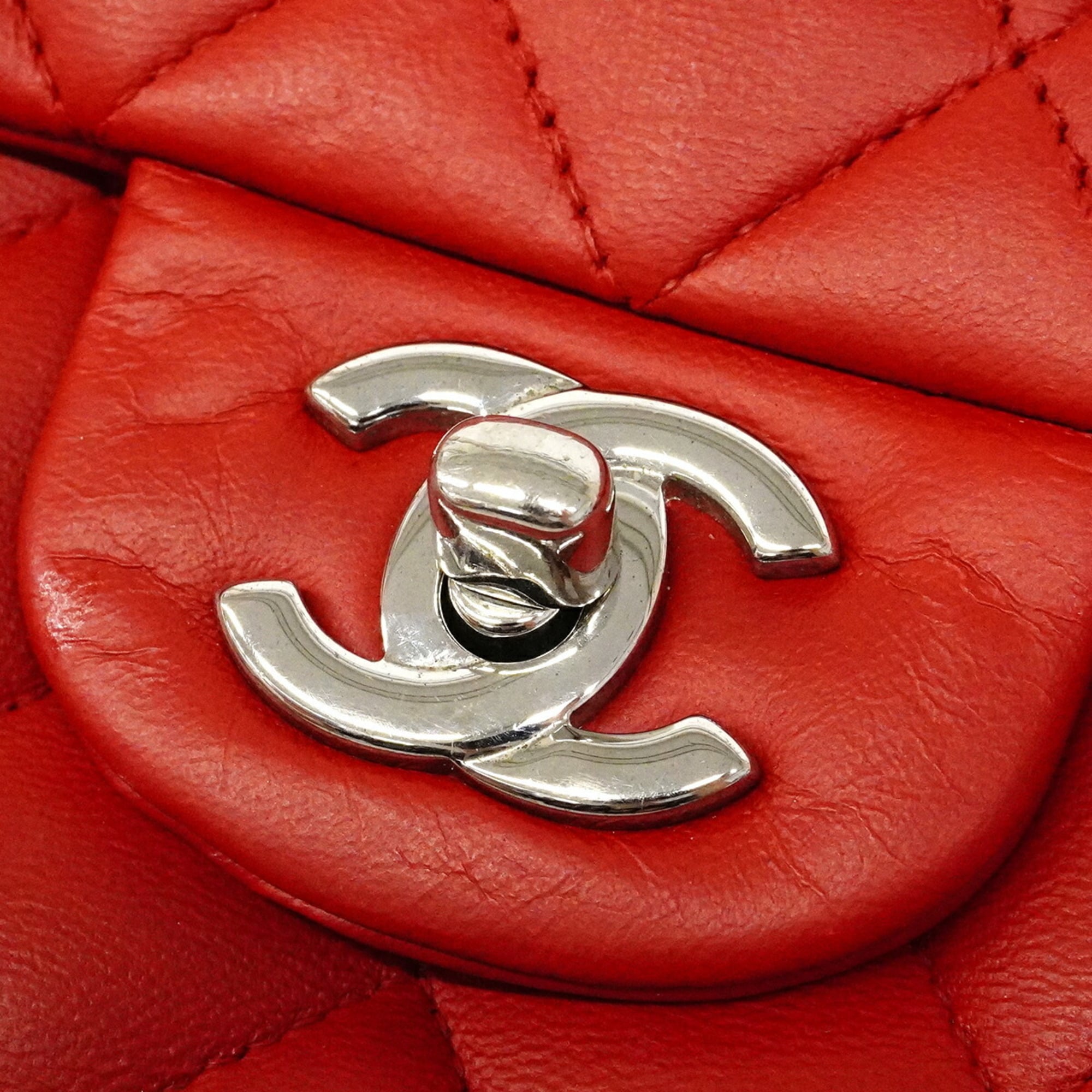 Chanel Red Color Leather Shoulder Bag (Pre-Owned)