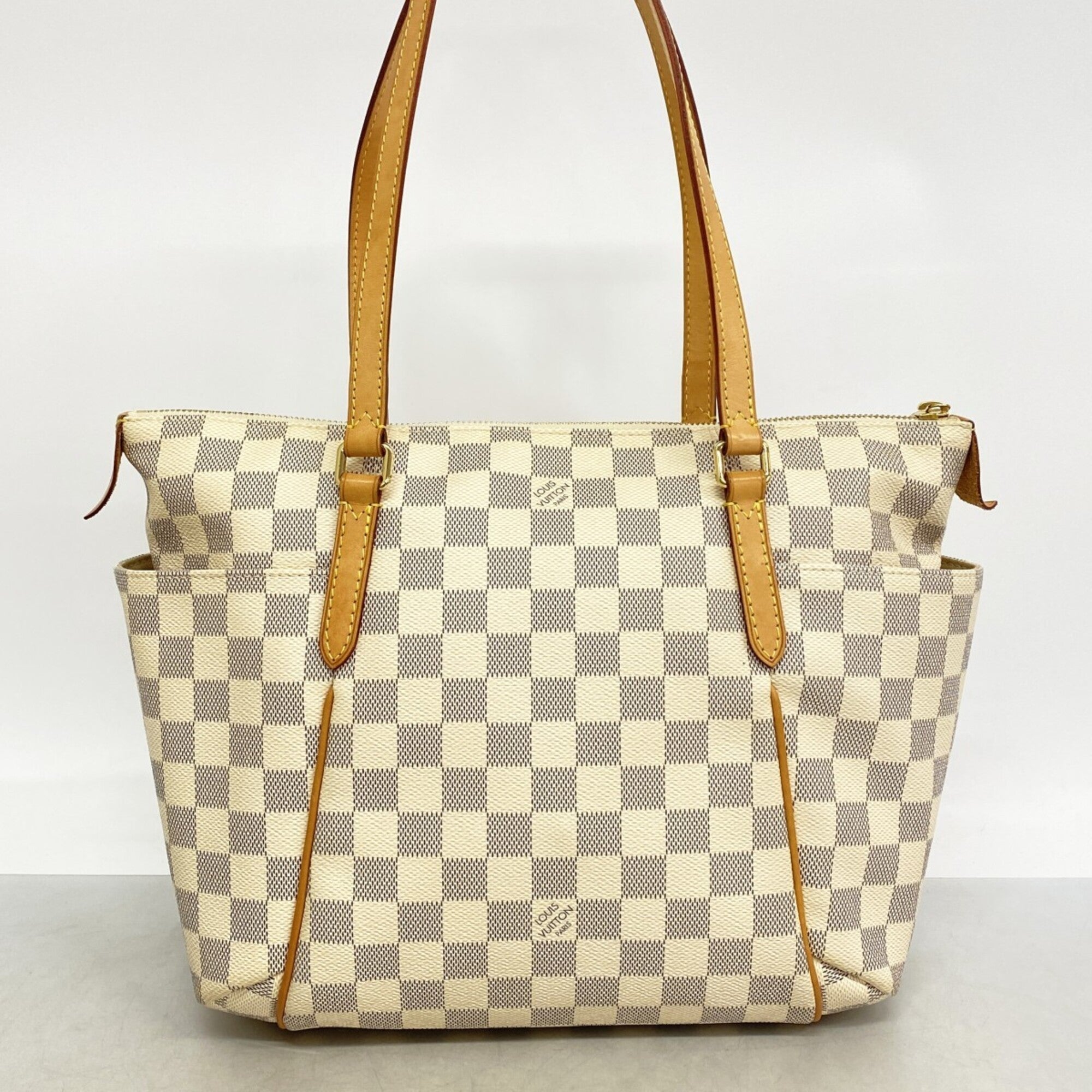 Louis Vuitton White Tote Bag (Pre-Owned)