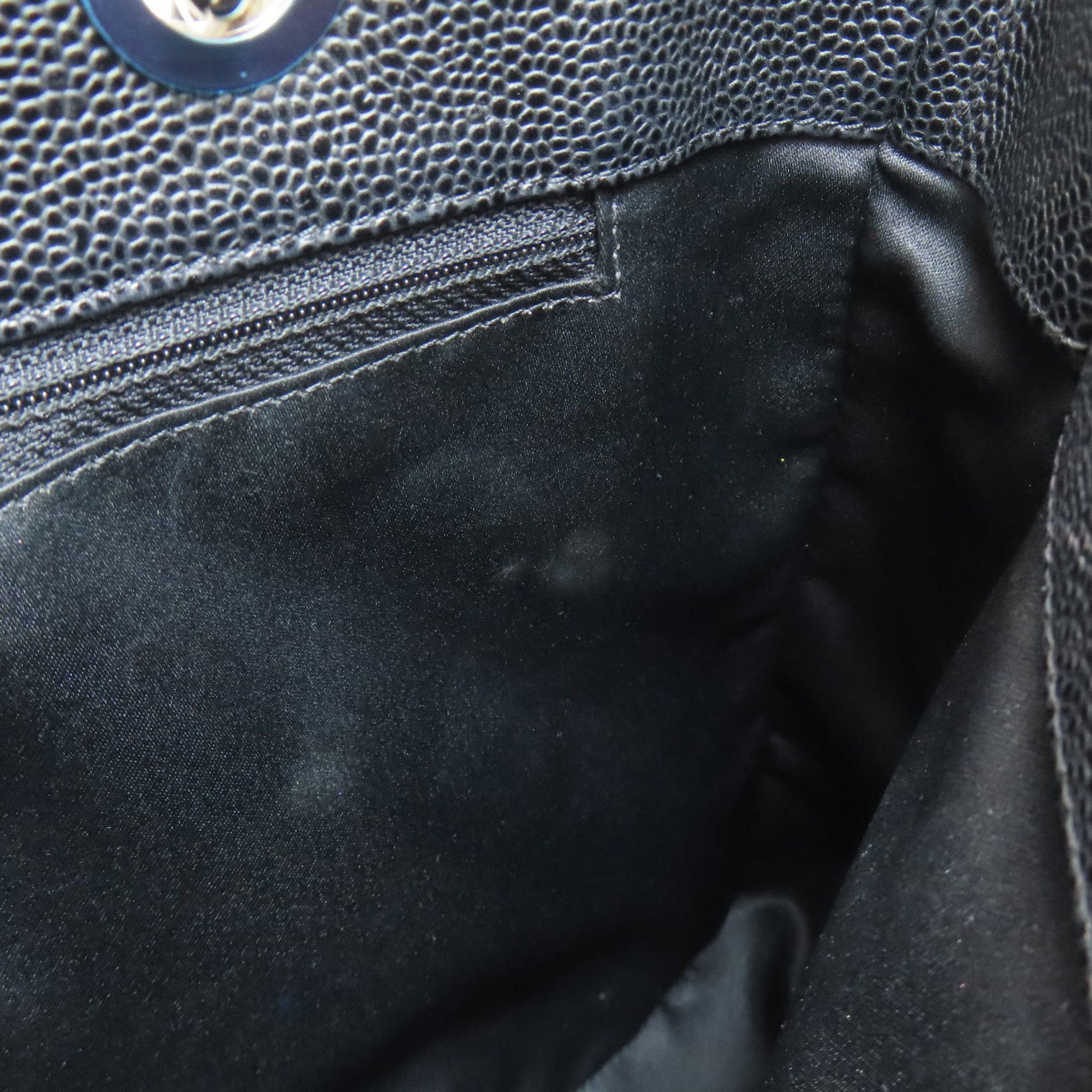 Chanel Black Leather Tote Bag (Pre-Owned)