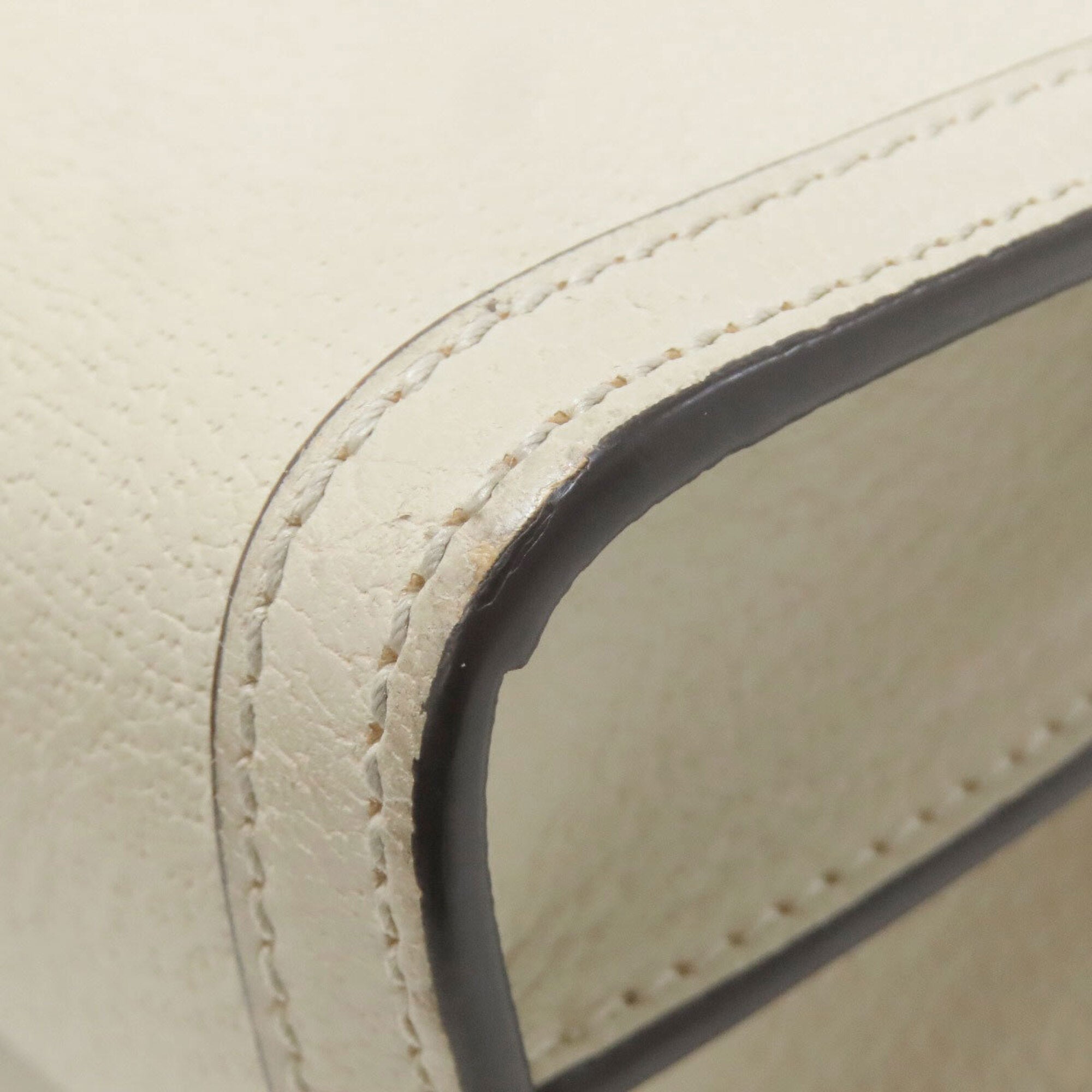Gucci White Leather Shoulder Bag (Pre-Owned)