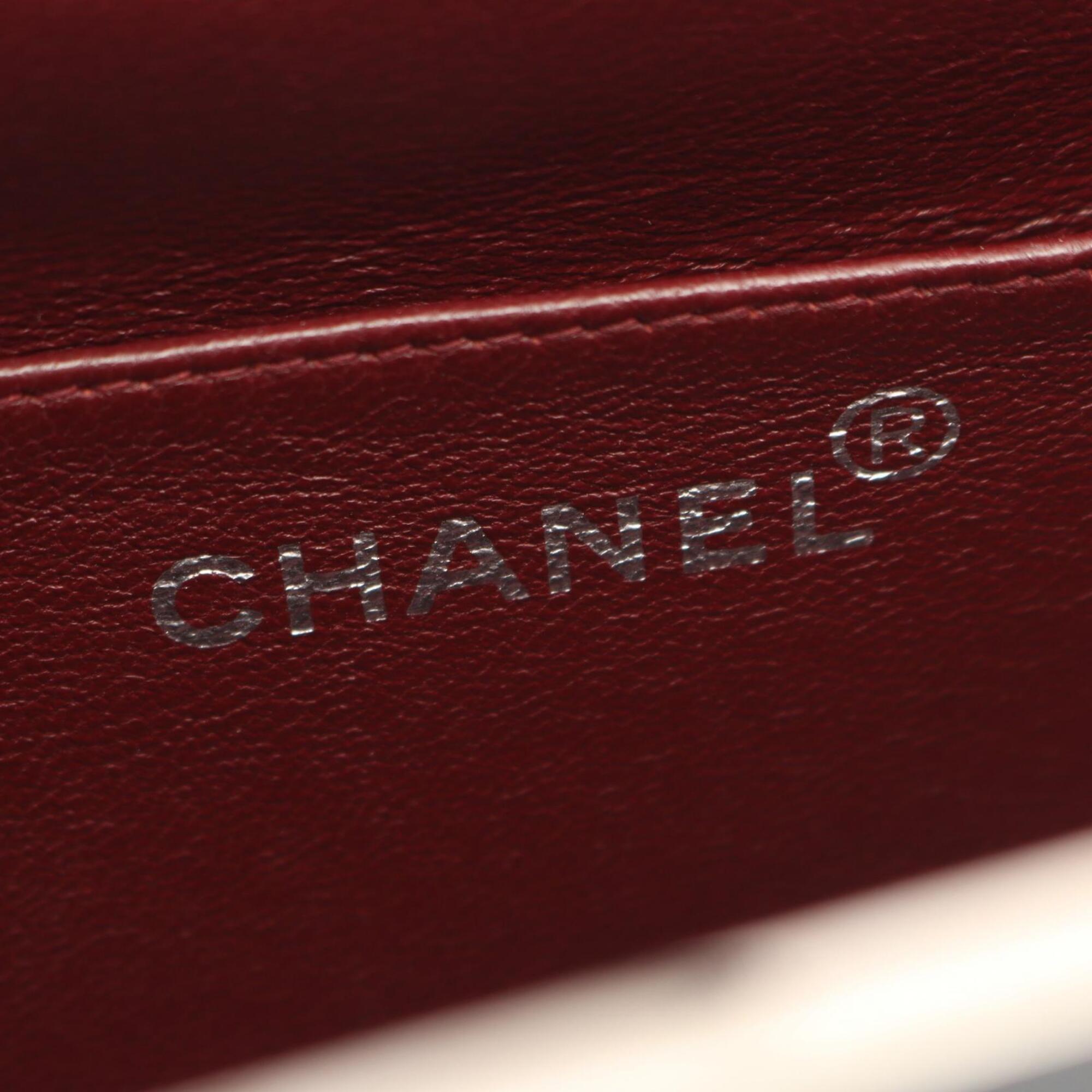 Chanel Black Leather Handbag (Pre-Owned)