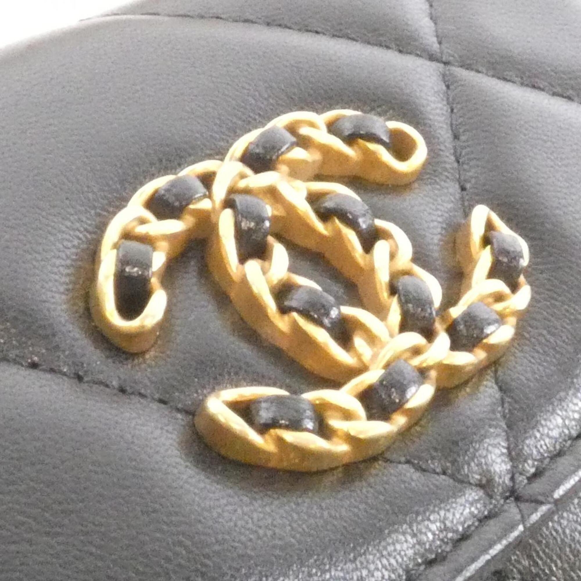 Chanel Black Leather Fanny Pack (Pre-Owned)