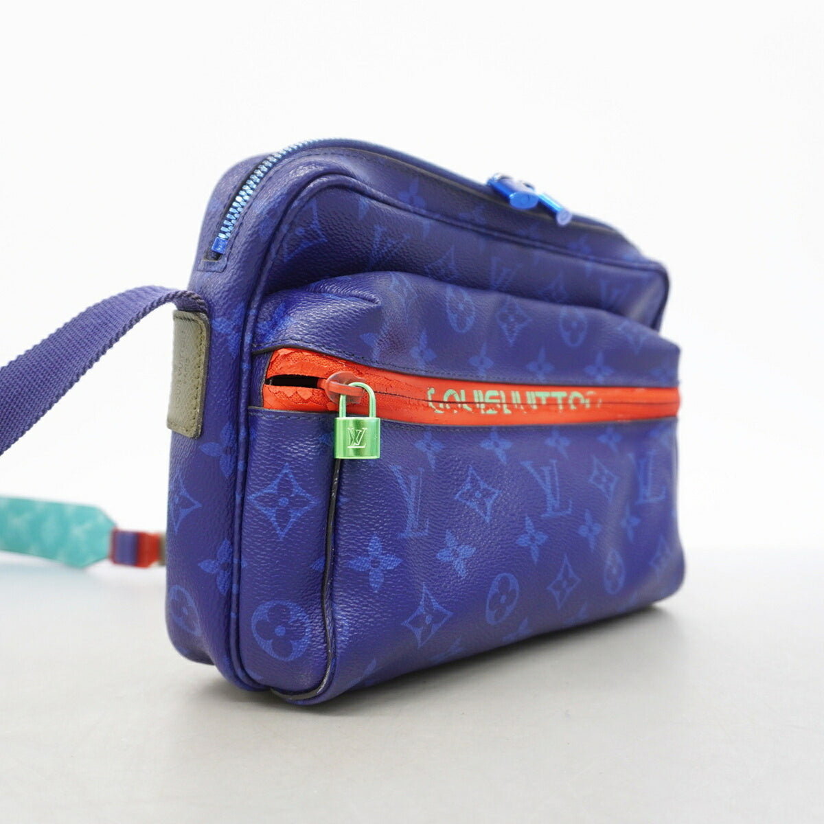 Louis Vuitton Blue Sling Bag (Pre-Owned)