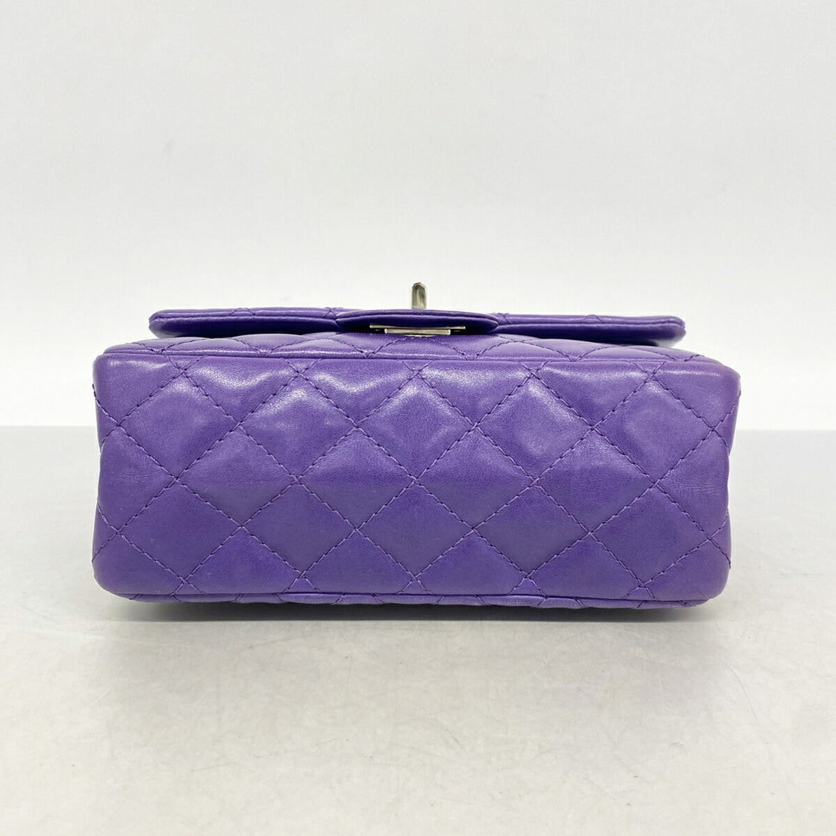 Chanel Purple Leather Shoulder Bag (Pre-Owned)