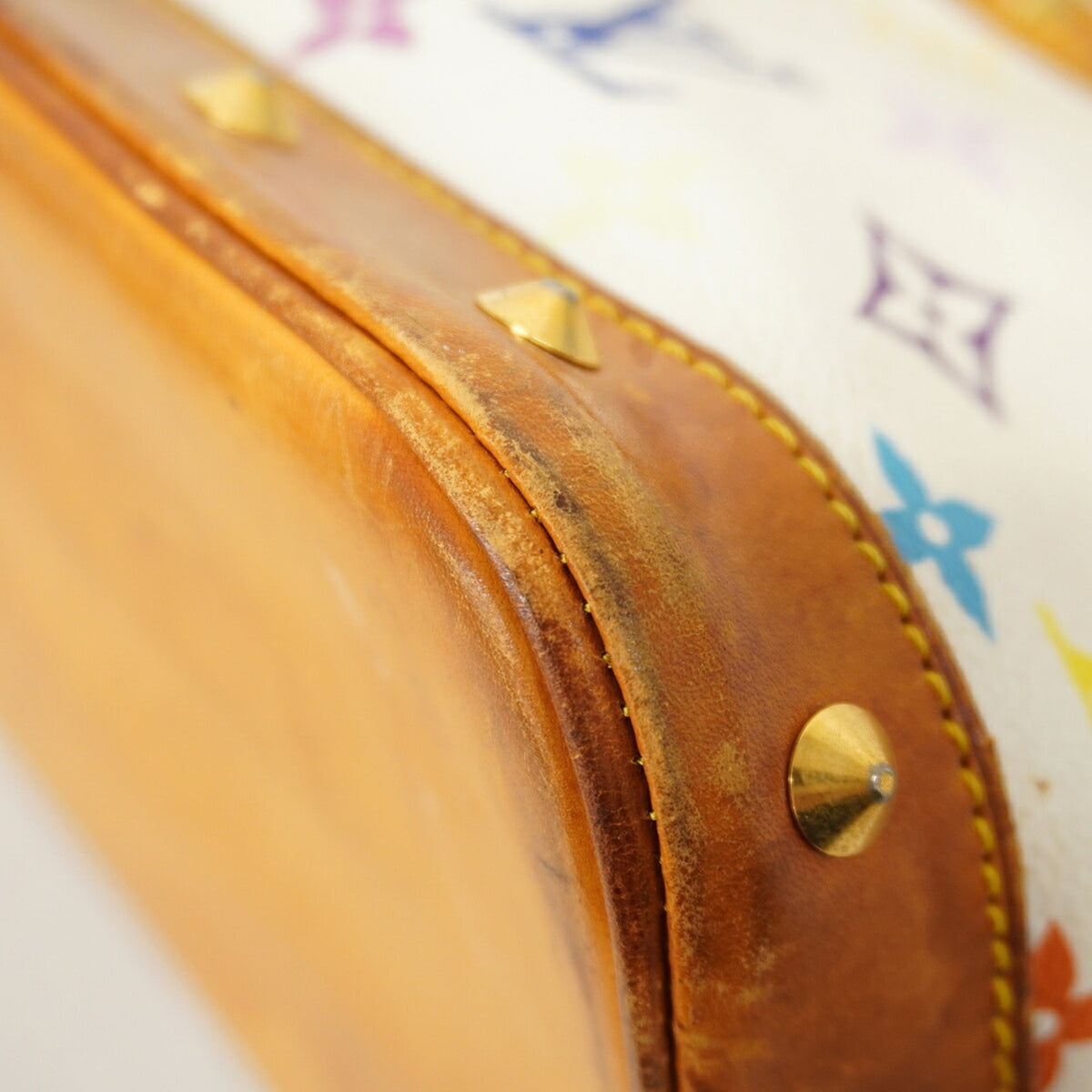 Louis Vuitton Blanc Handbag (Pre-Owned)