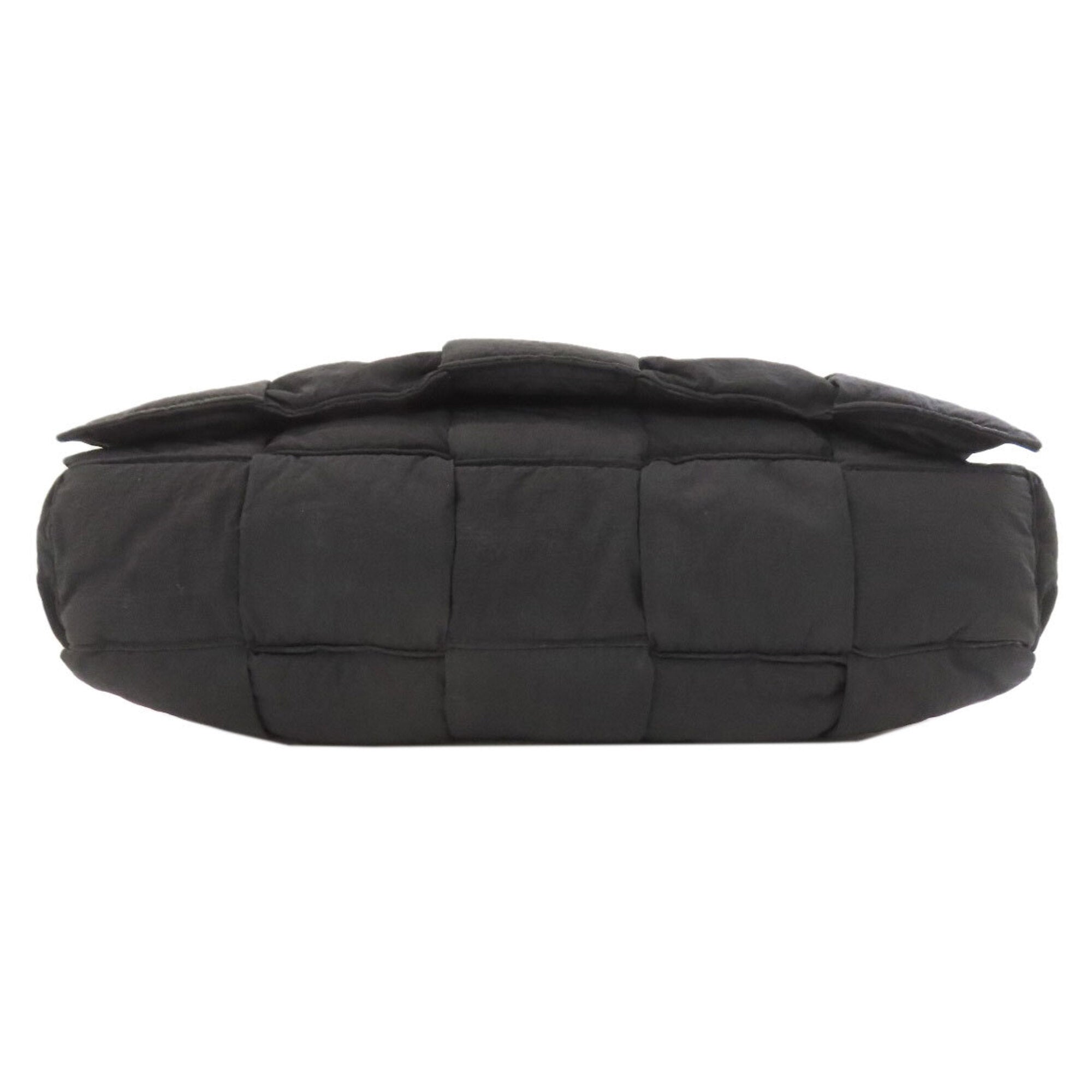 Bottega Veneta Black Nylon Shoulder Bag (Pre-Owned)