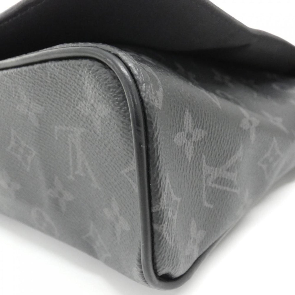 Louis Vuitton Black Monogram Eclipse Monogram Eclipse Shoulder Bag (Pre-Owned)