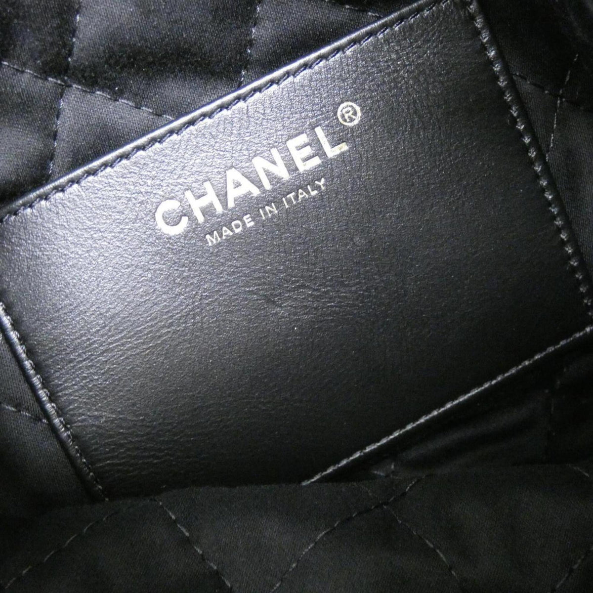 Chanel Black Leather Handbag (Pre-Owned)