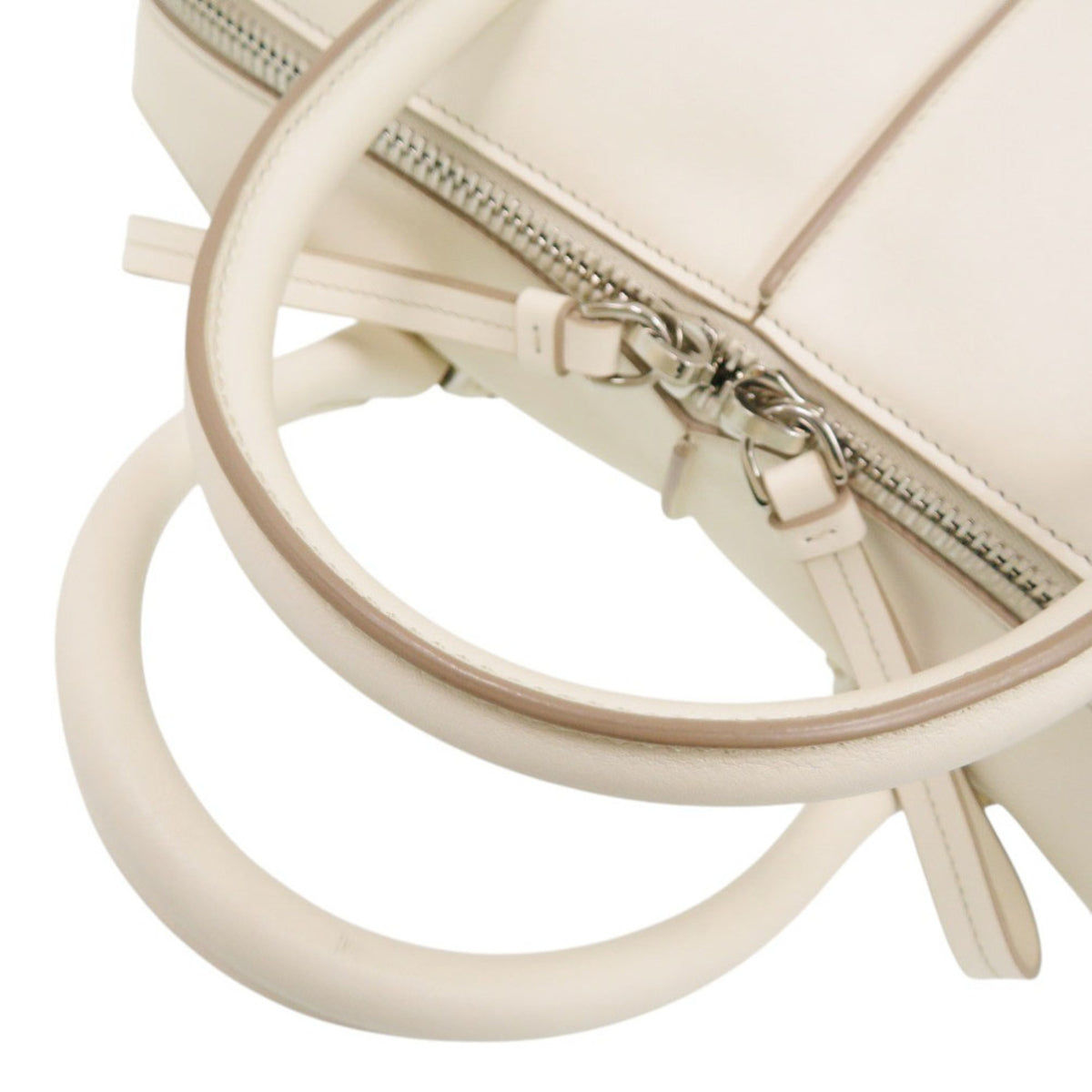 Tod's Ivory Leather Handbag (Pre-Owned)