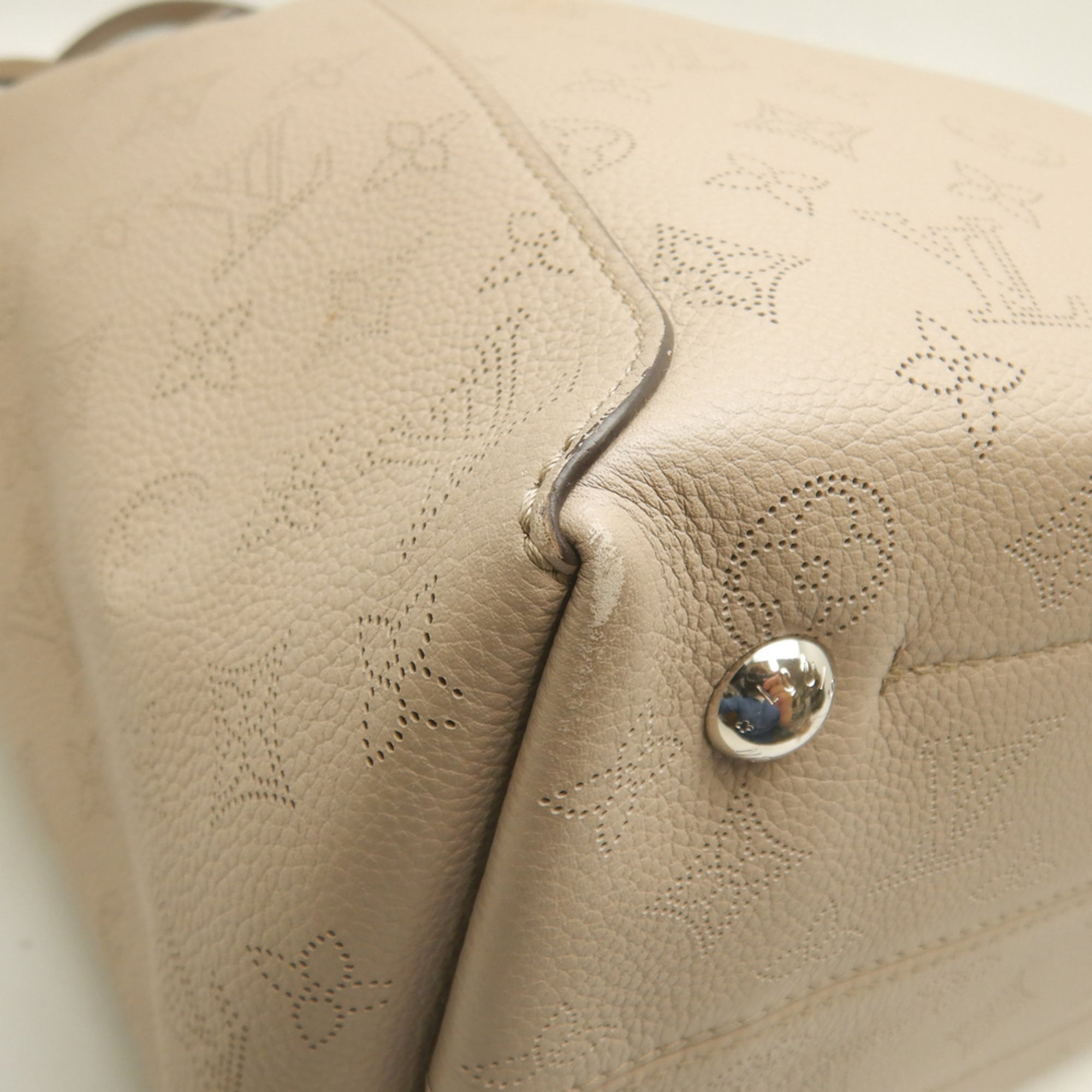 Louis Vuitton Galle Mahina Leather Pouch Tote Bag (Pre-Owned)
