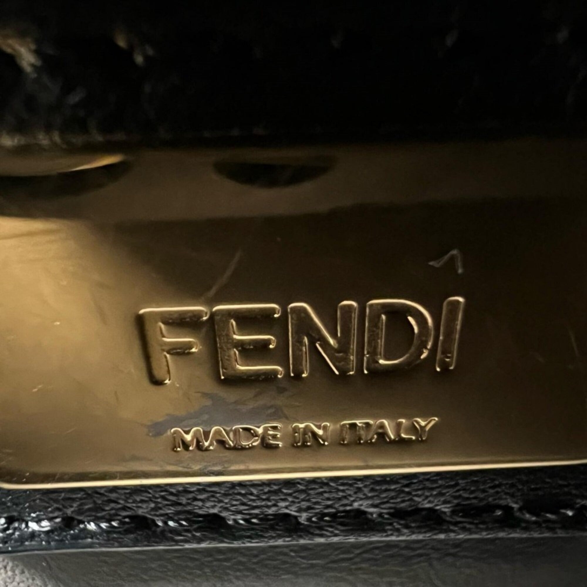 Fendi Black White Leather Handbag (Pre-Owned)
