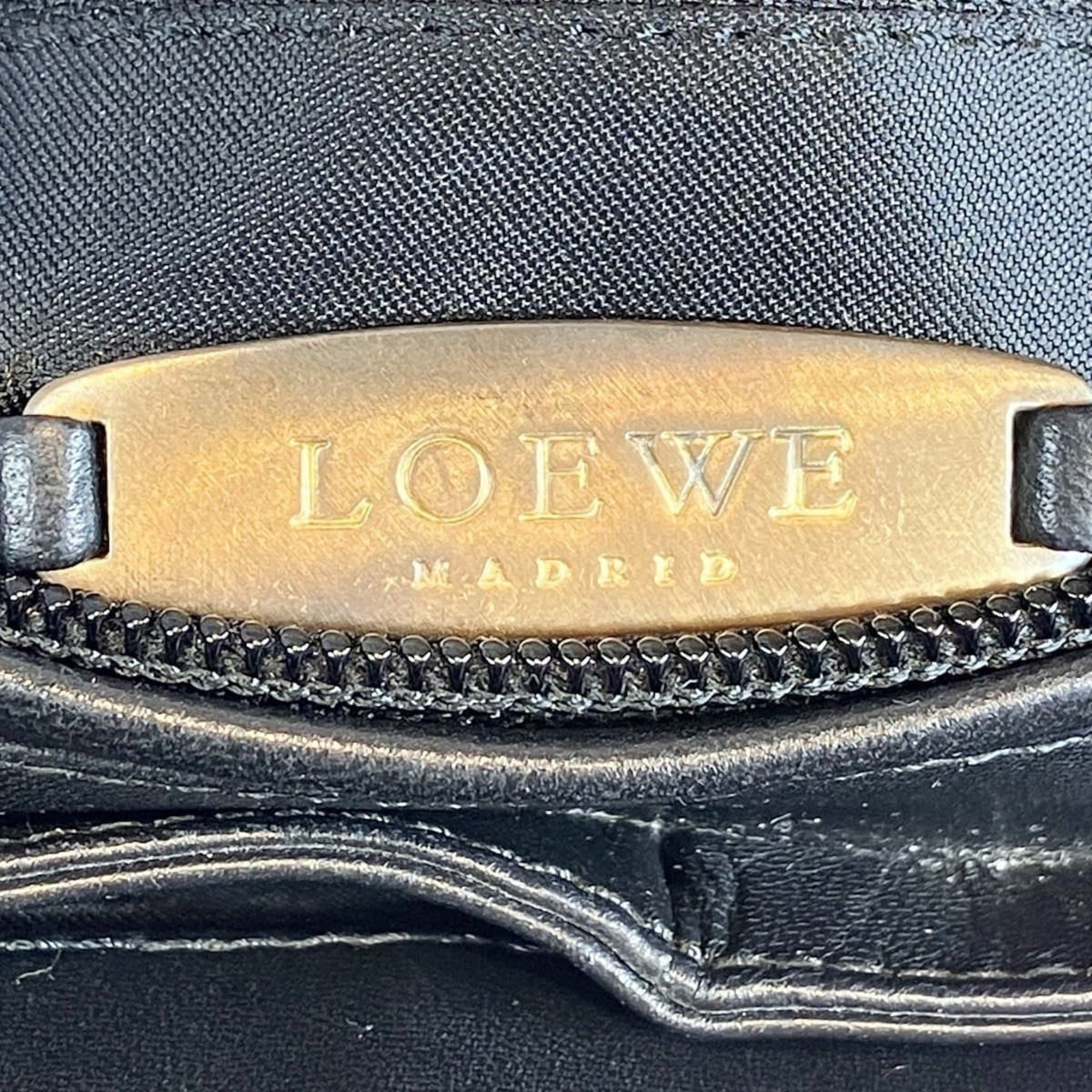 Loewe Black Leather Handbag (Pre-Owned)