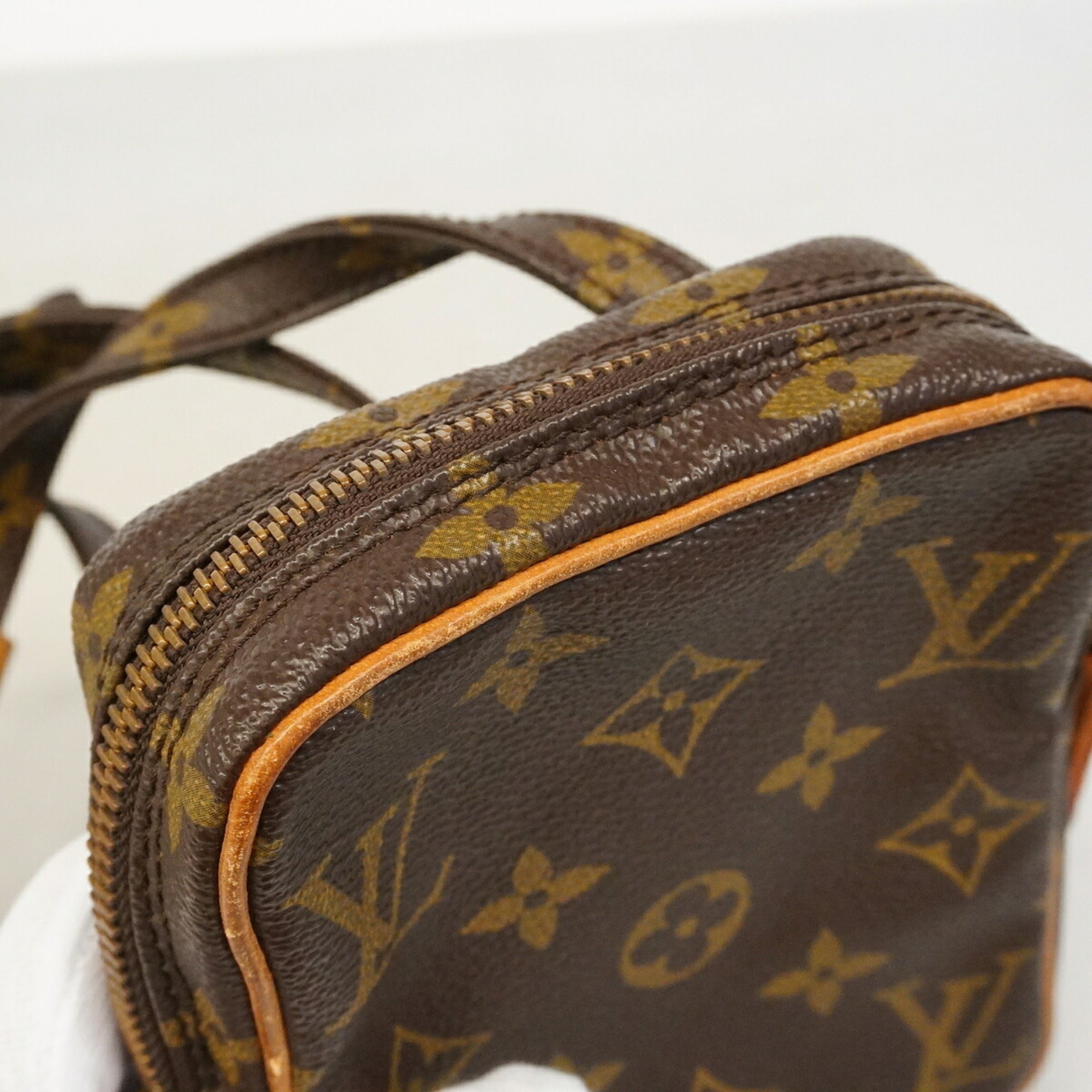 Louis Vuitton Brown Shoulder Bag (Pre-Owned)
