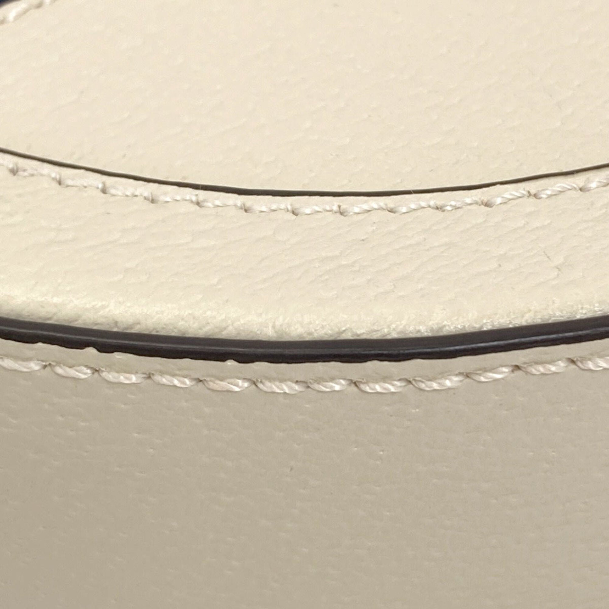 Gucci White Leather Shoulder Bag (Pre-Owned)