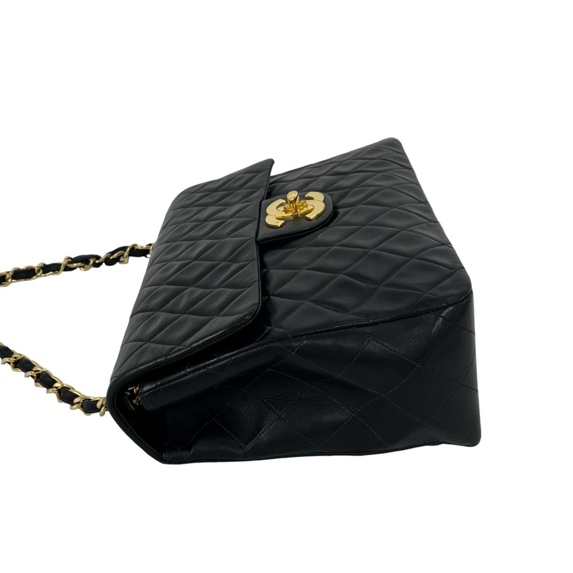 Chanel Black Leather Shoulder Bag (Pre-Owned)