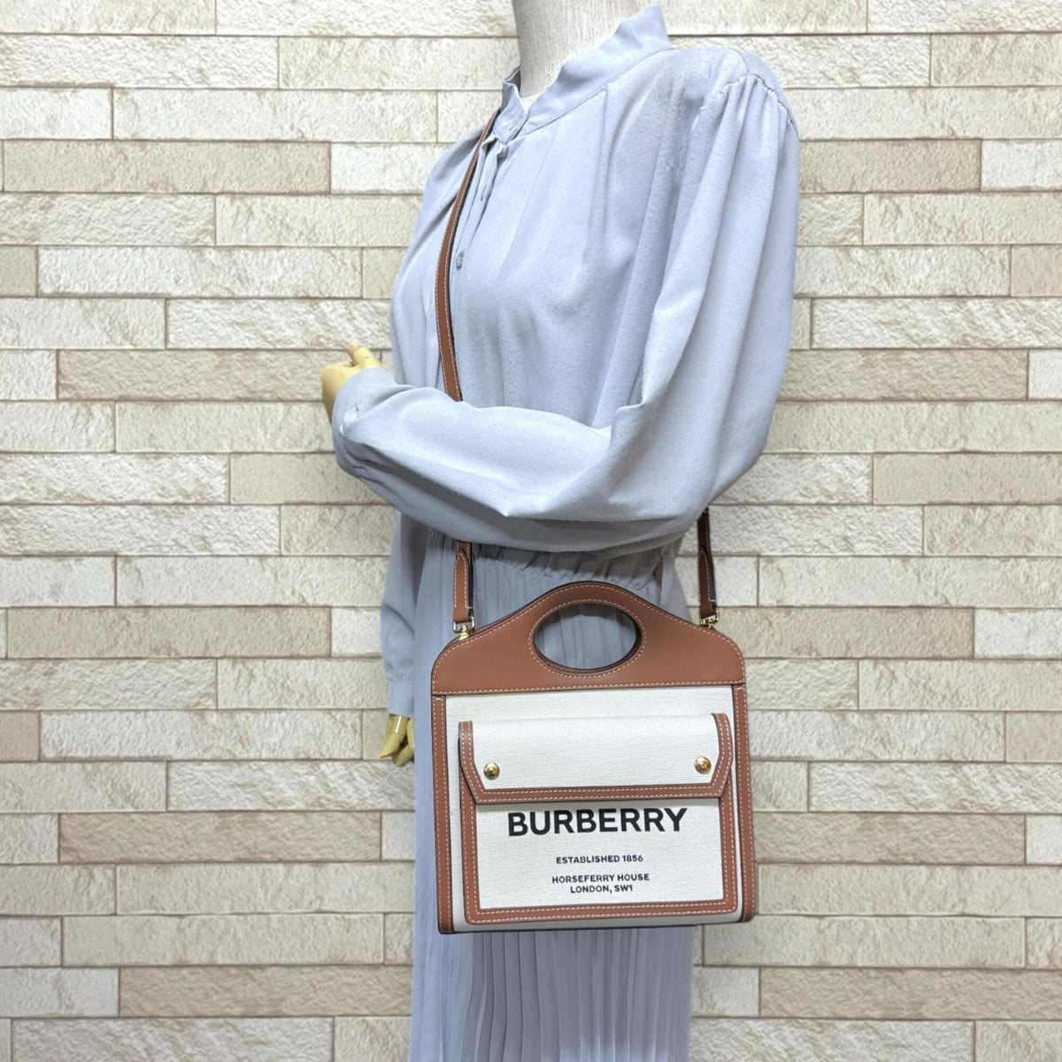 Burberry Brown White Leather Canvas Shoulder Bag (Pre-Owned)